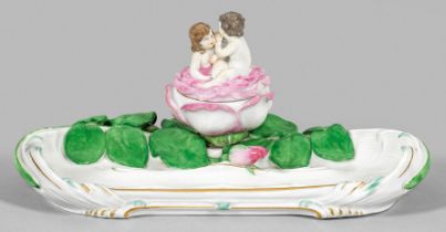 Meissen Jugendstil-Schreibzeug mit Rosendekor und Amoretten