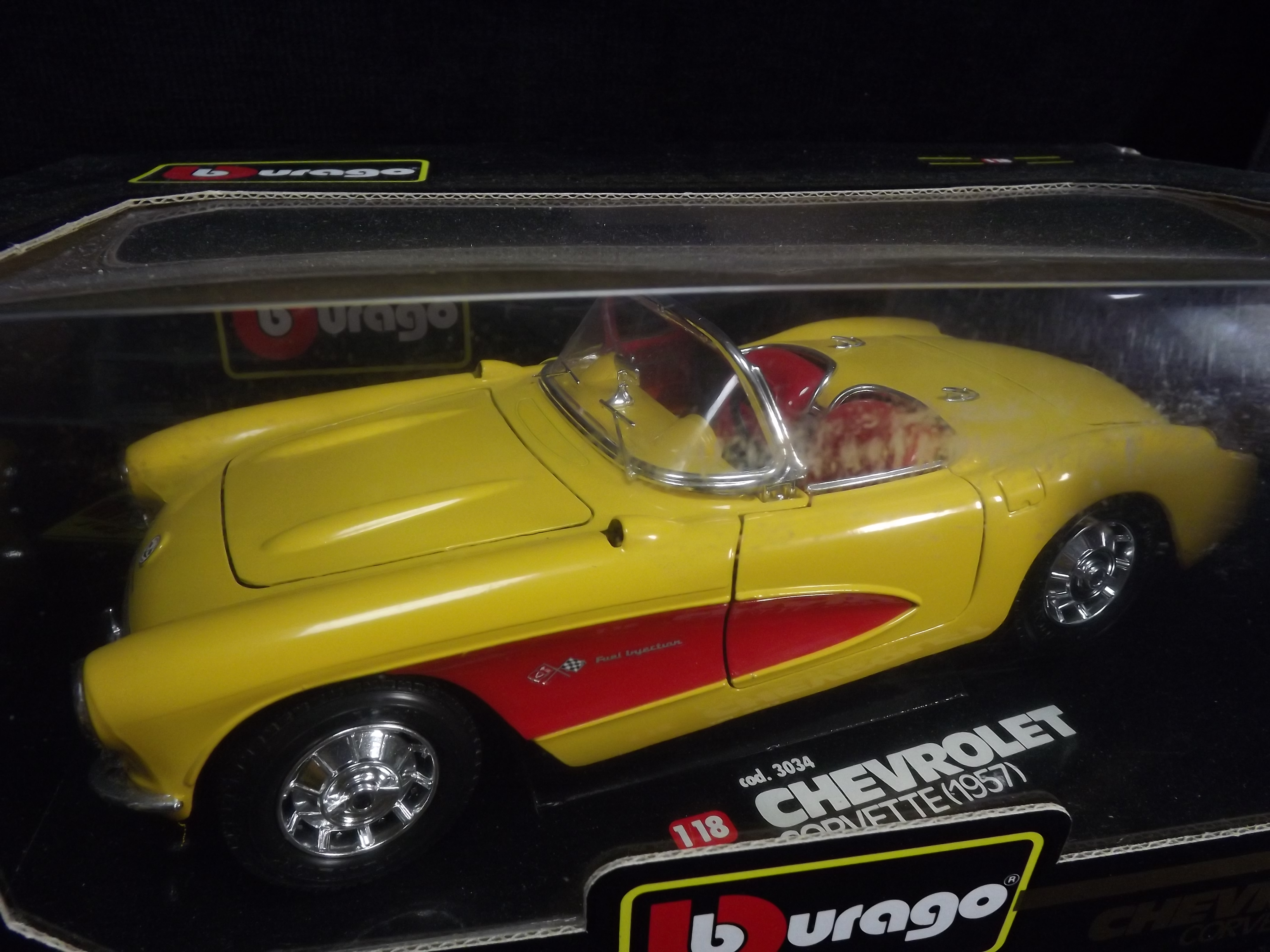 4 x Burago Sports Cars. 2 x 1:18 Scale - Diamond Series Model 3034 Chevrolet Corvette(1957) in - Image 2 of 4