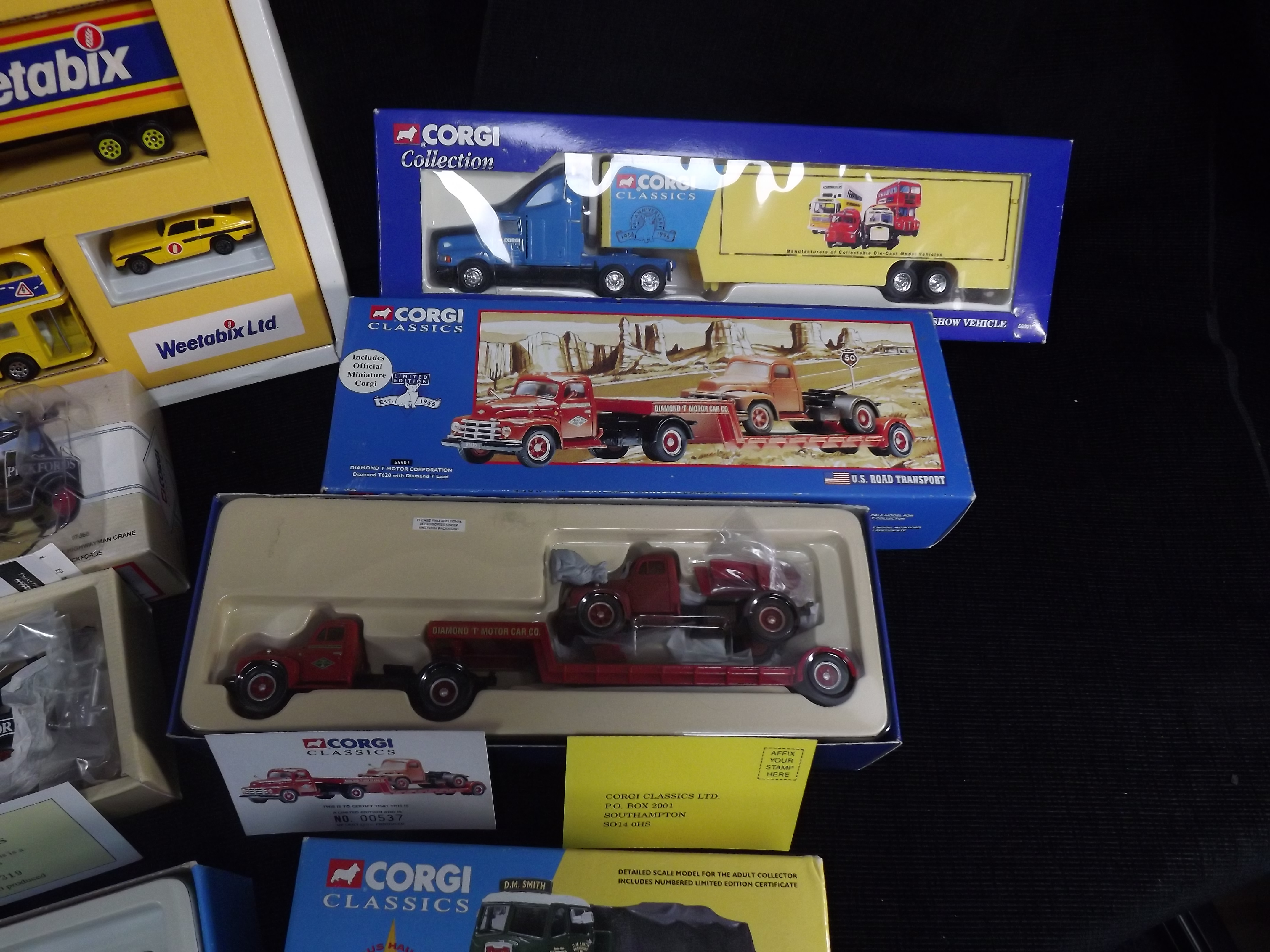 Corgi Commercial Collection. Weetabix Special Addition 1989 Triple Pack, 56001 Mobile Road Show - Image 2 of 6