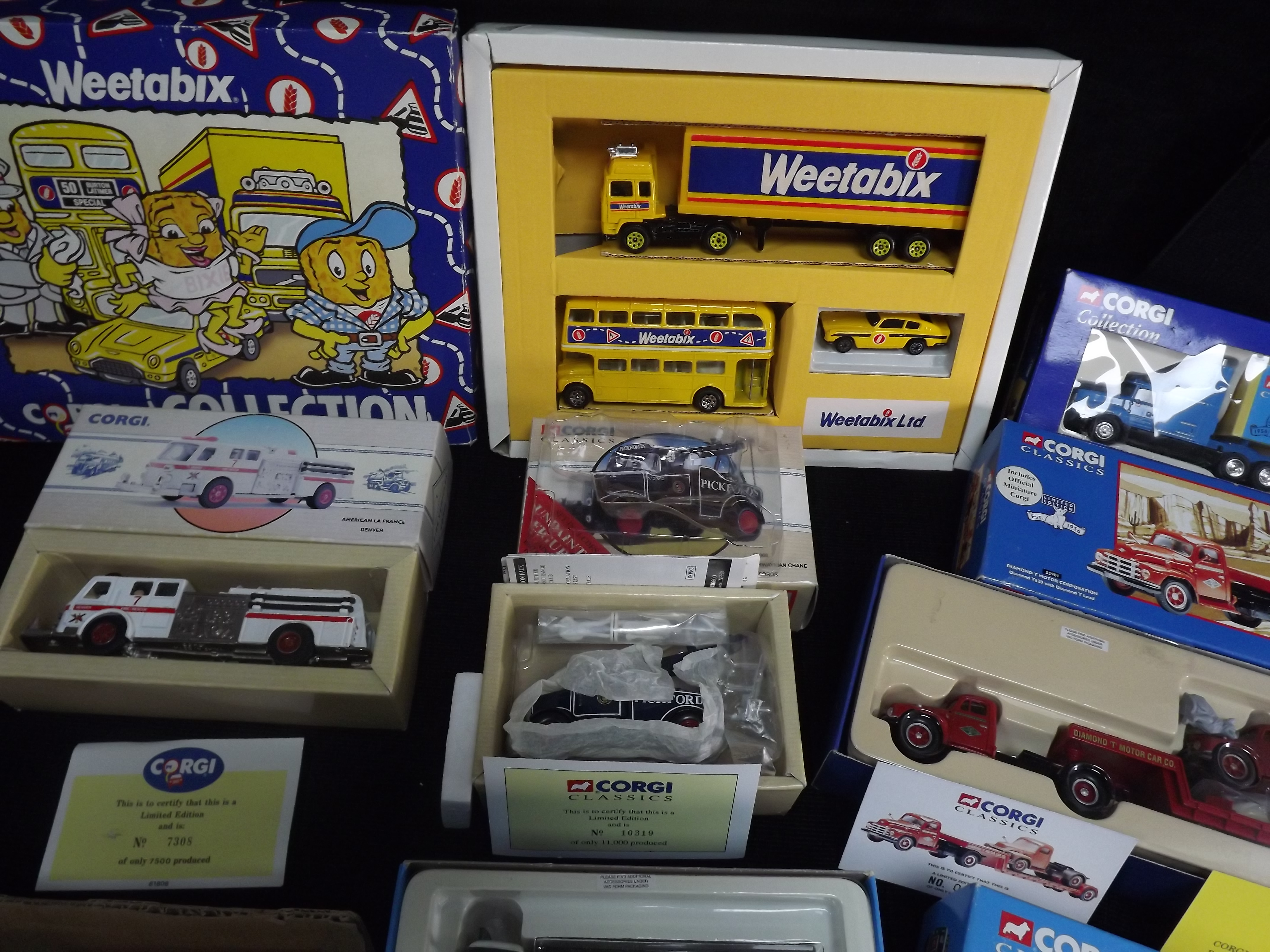 Corgi Commercial Collection. Weetabix Special Addition 1989 Triple Pack, 56001 Mobile Road Show - Image 3 of 6