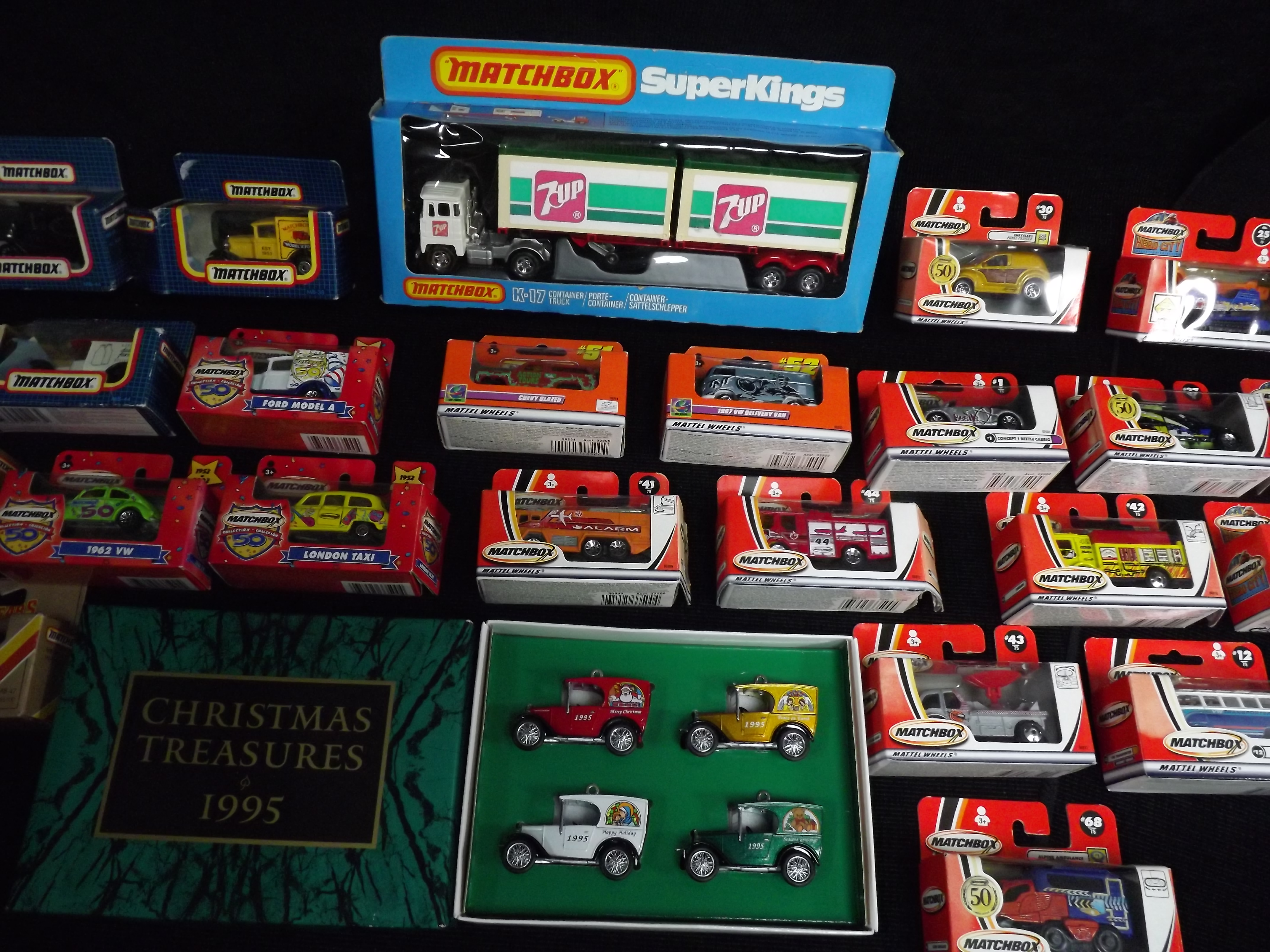 Matchbox Collection. K-17 Superkings 7UP Container Truck, 5 x Blue Check Box Delivery Vans with a - Image 3 of 4