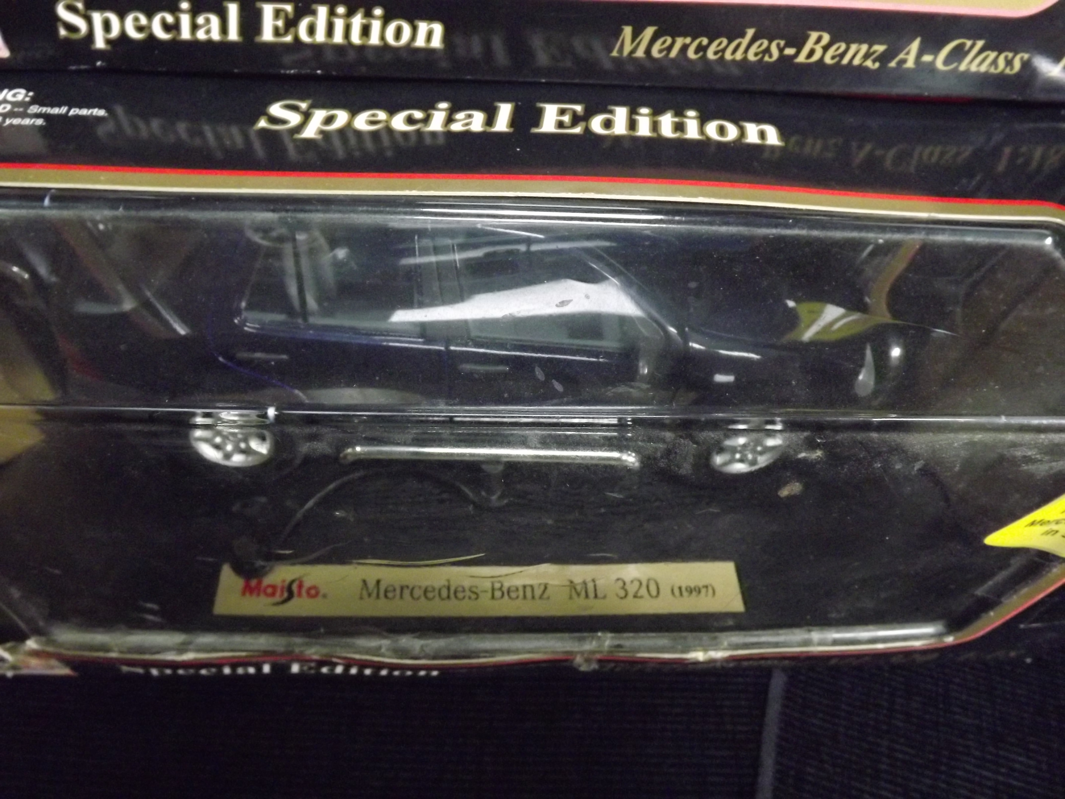 4 x 1:18 Scale Model Cars. 2 x Burago - 3011 Ferrari 250 GTO (1962), 3020 Mercedes Benz 500K - Image 4 of 5