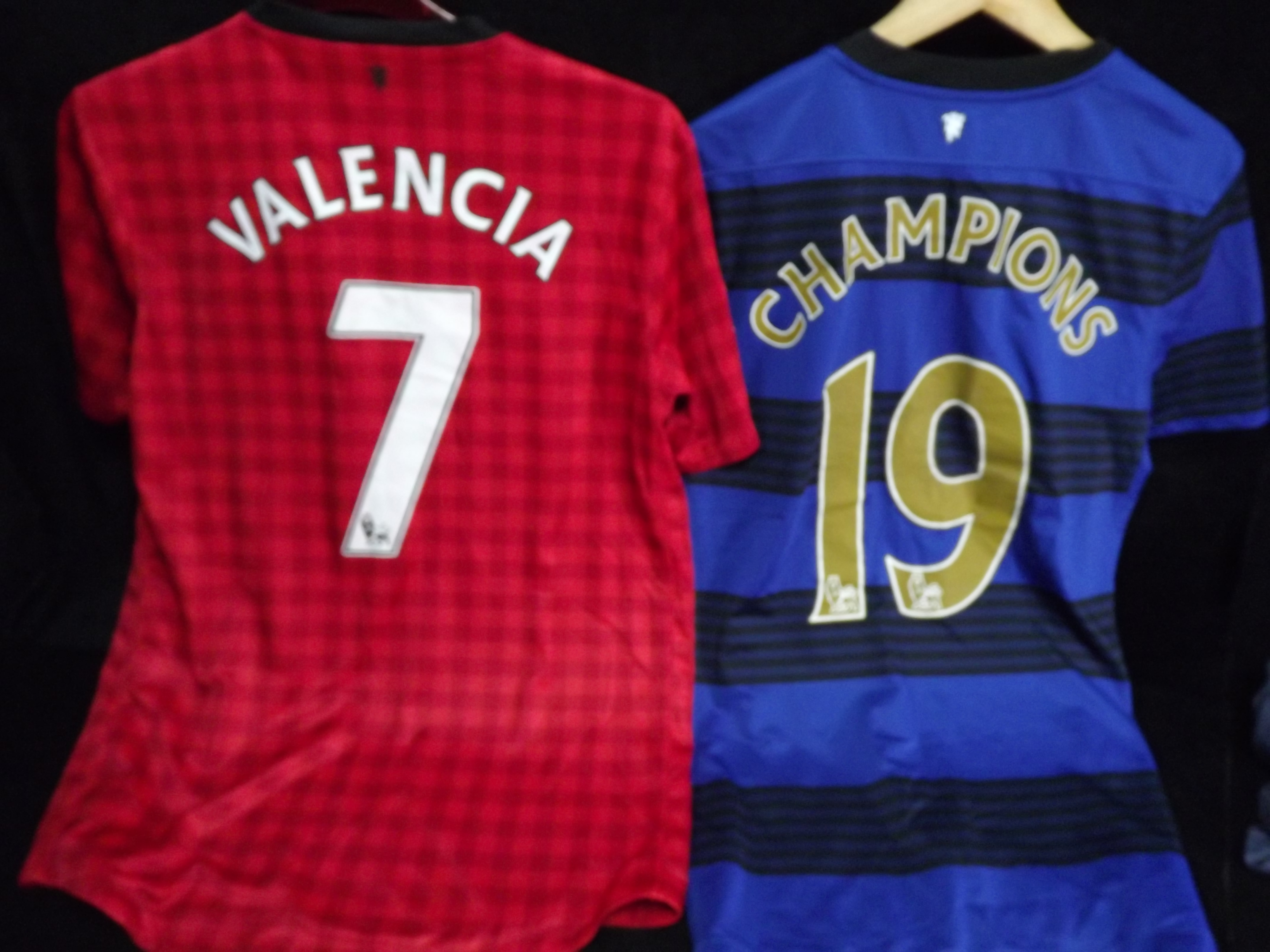 8 x Manchester United Football Shirts. Adidas Chevrolet. No.1 Home Goalkeeper Long Sleeve Shirt in - Image 5 of 9