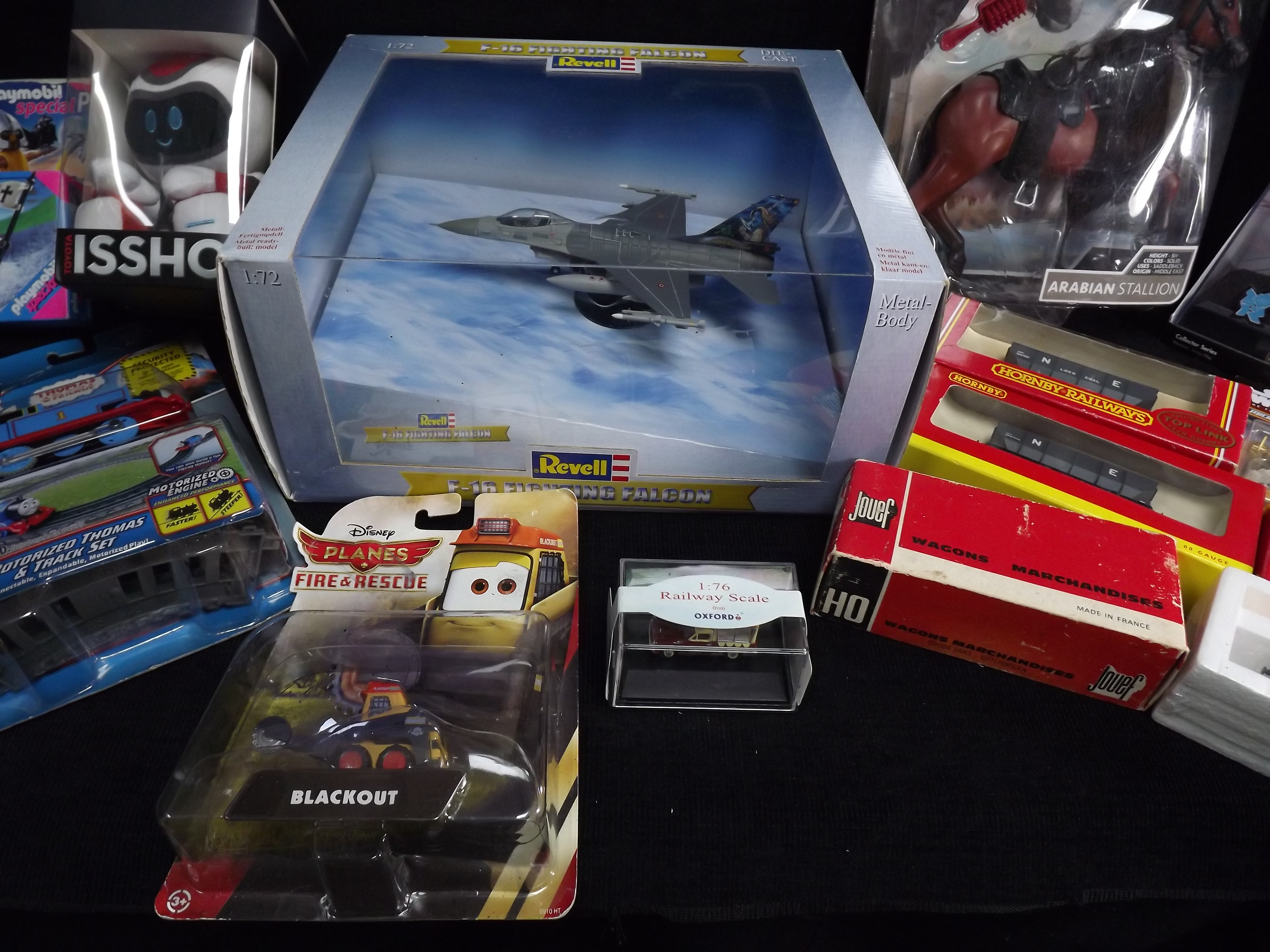 Toy collectors. Revell 1:72 Scale F-16 Fighting Falcon, Lanard RB Royal Breeds Arabian Stallion, 3 x - Image 4 of 6