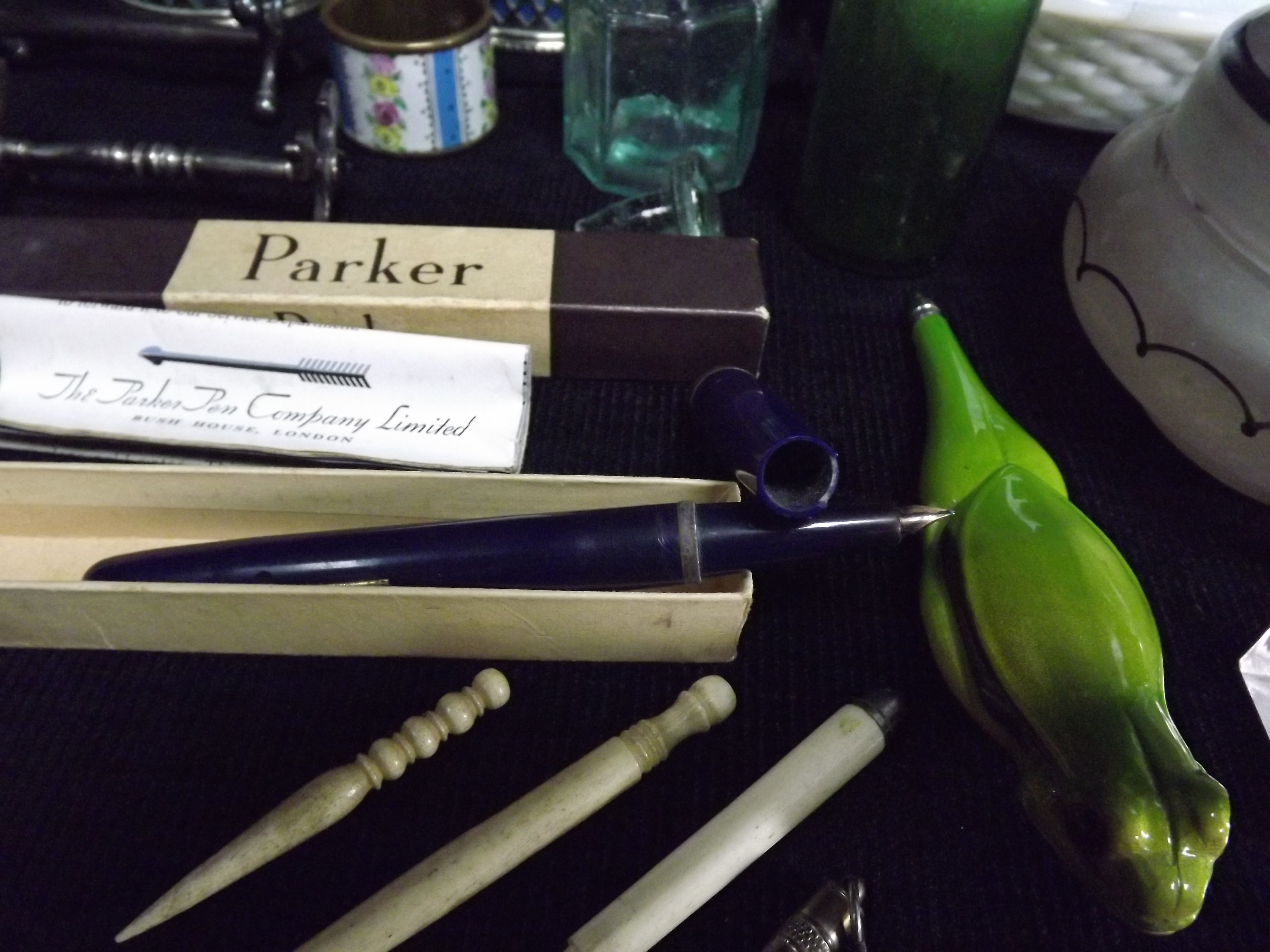 Collectors Items. Writing Equipment and Propelling Pencils including Bone examples and a Parker - Image 3 of 10