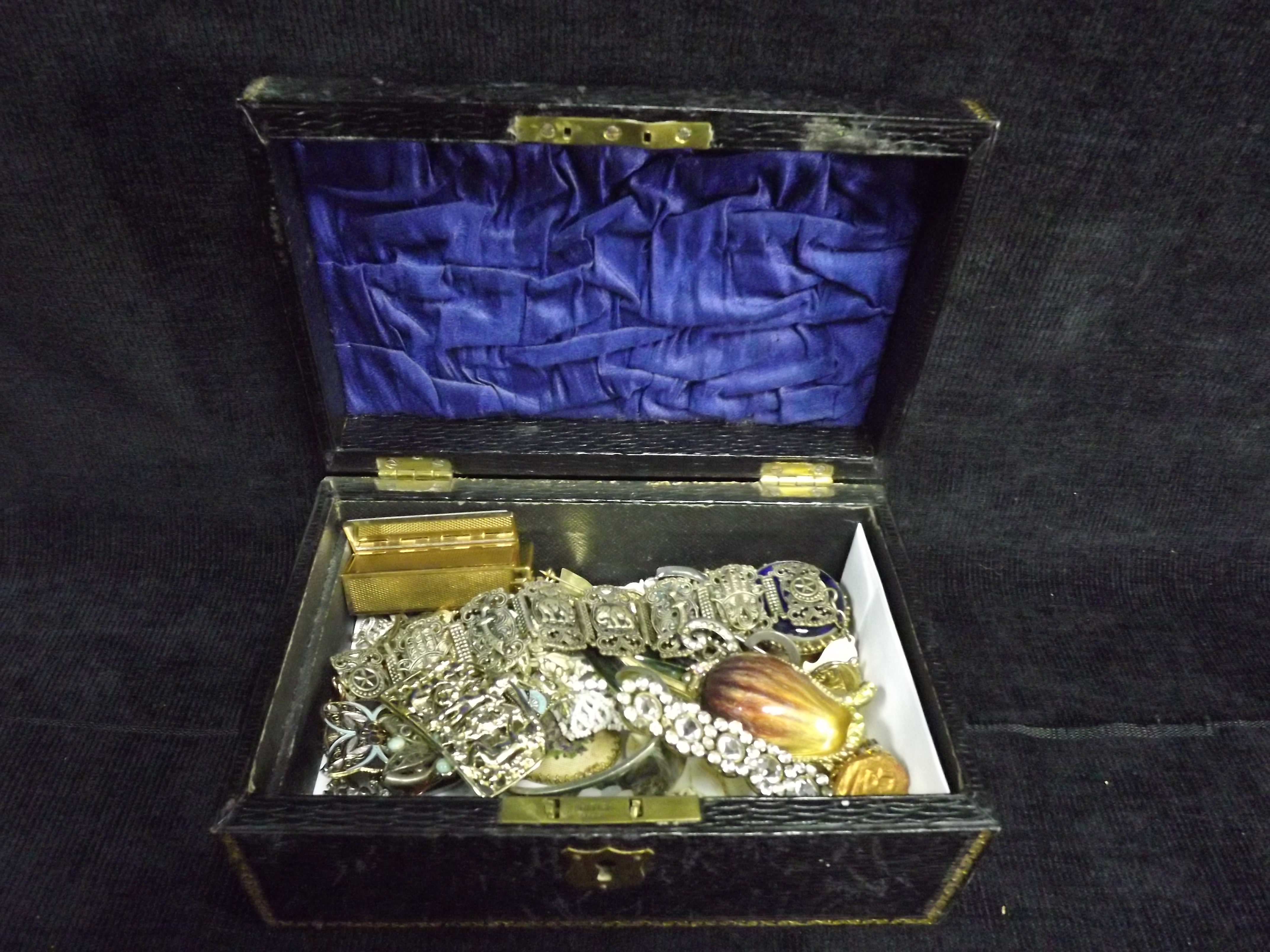 Box of Antique and later Costume Jewelry in wooden covered Box(no key) with small amount of - Image 12 of 13