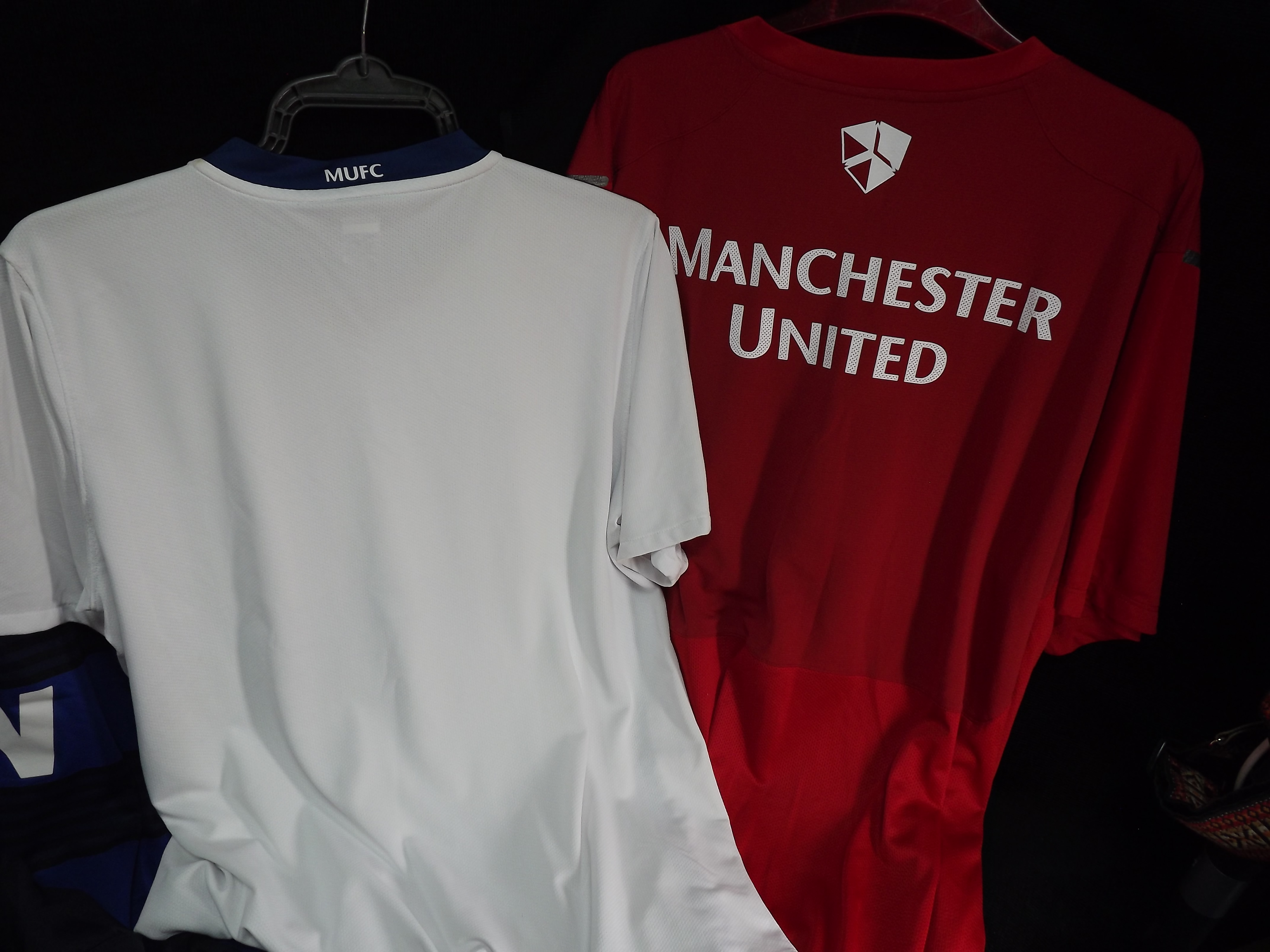 8 x Manchester United Football Shirts. Adidas Chevrolet. No.1 Home Goalkeeper Long Sleeve Shirt in - Image 3 of 9