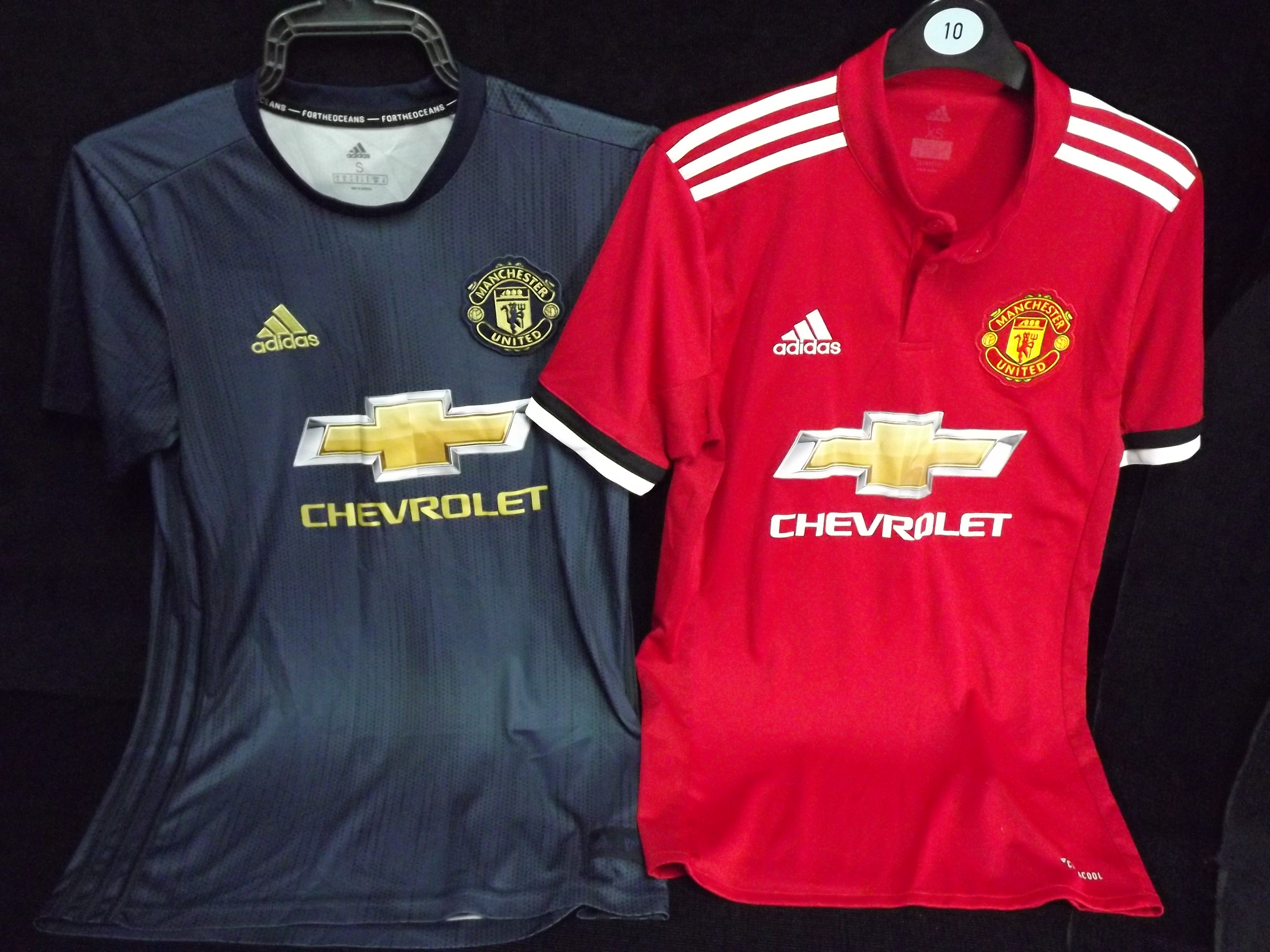 8 x Manchester United Football Shirts. Adidas Chevrolet. No.1 Home Goalkeeper Long Sleeve Shirt in - Image 6 of 9