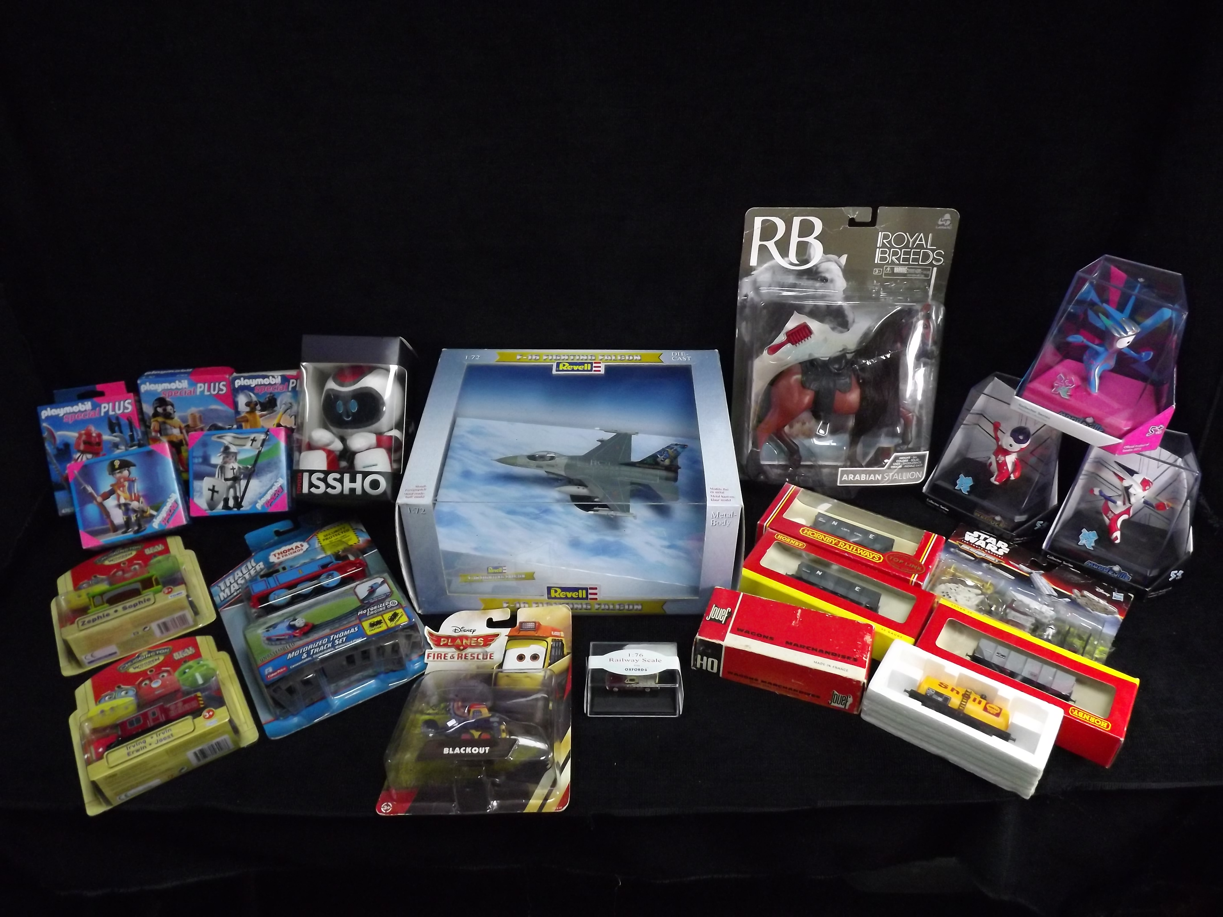 Toy collectors. Revell 1:72 Scale F-16 Fighting Falcon, Lanard RB Royal Breeds Arabian Stallion, 3 x