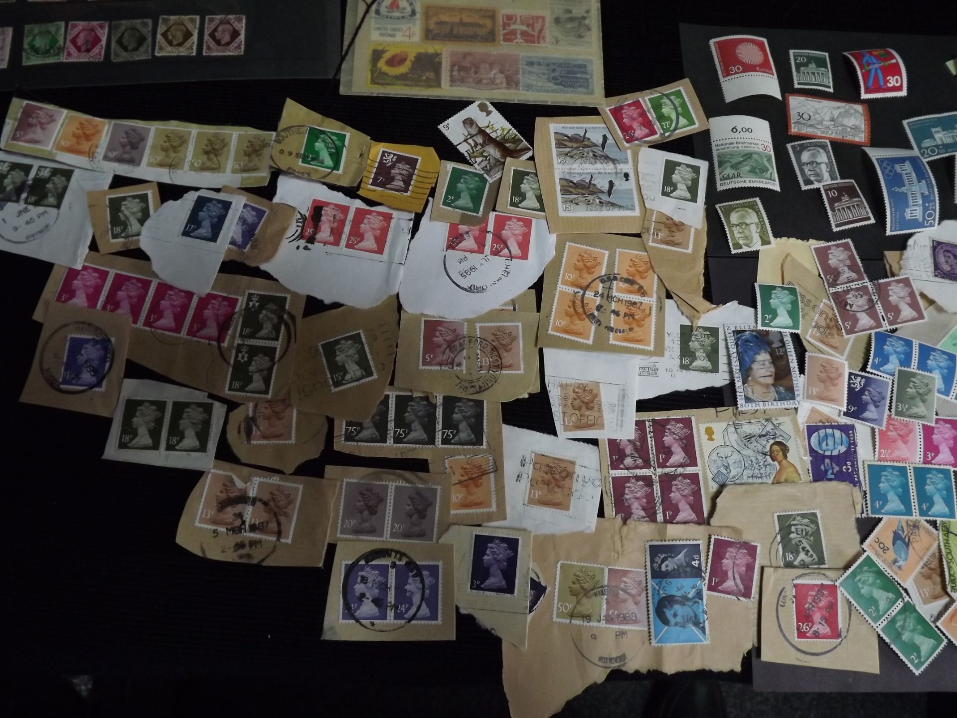 GB & Worldwide Mint & Used Stamp collection with Price Guide and Collector Books. 19th and 20th - Image 4 of 100