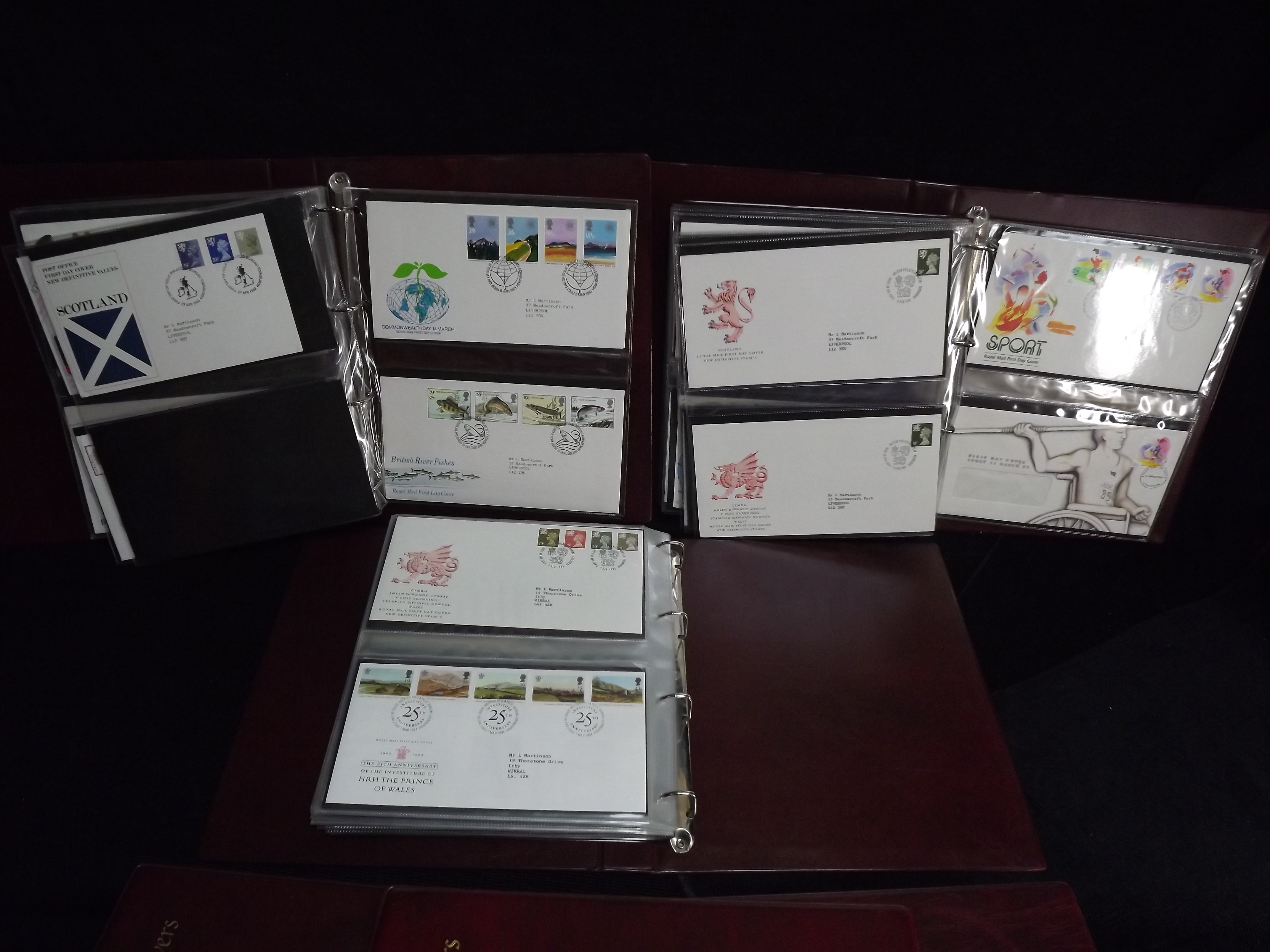 Large Quantity of Great British First Day Covers, Postcards and a few Mint Stamps. 20th century - Image 26 of 32
