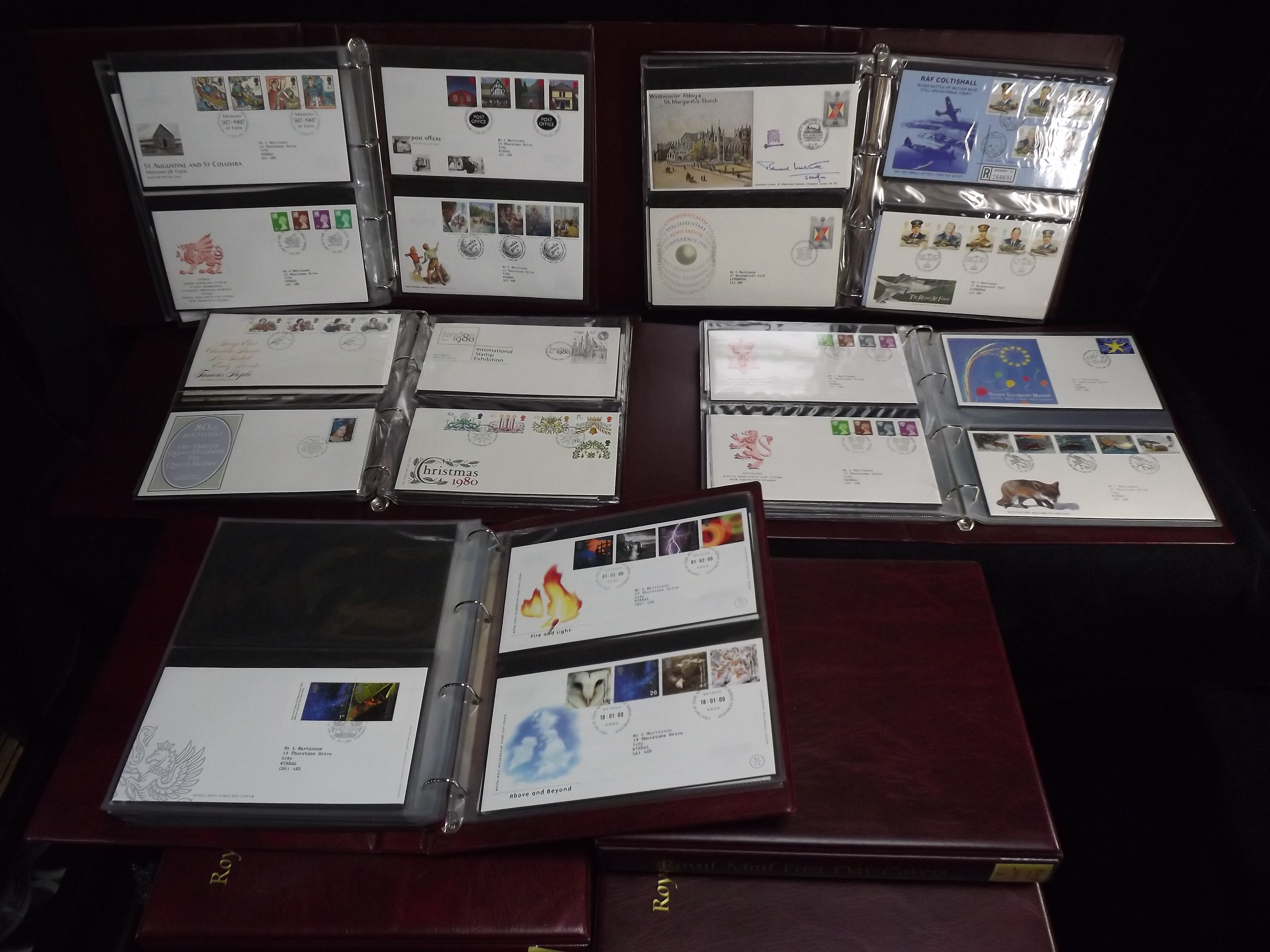 Large Quantity of Great British First Day Covers, Postcards and a few Mint Stamps. 20th century - Image 19 of 32