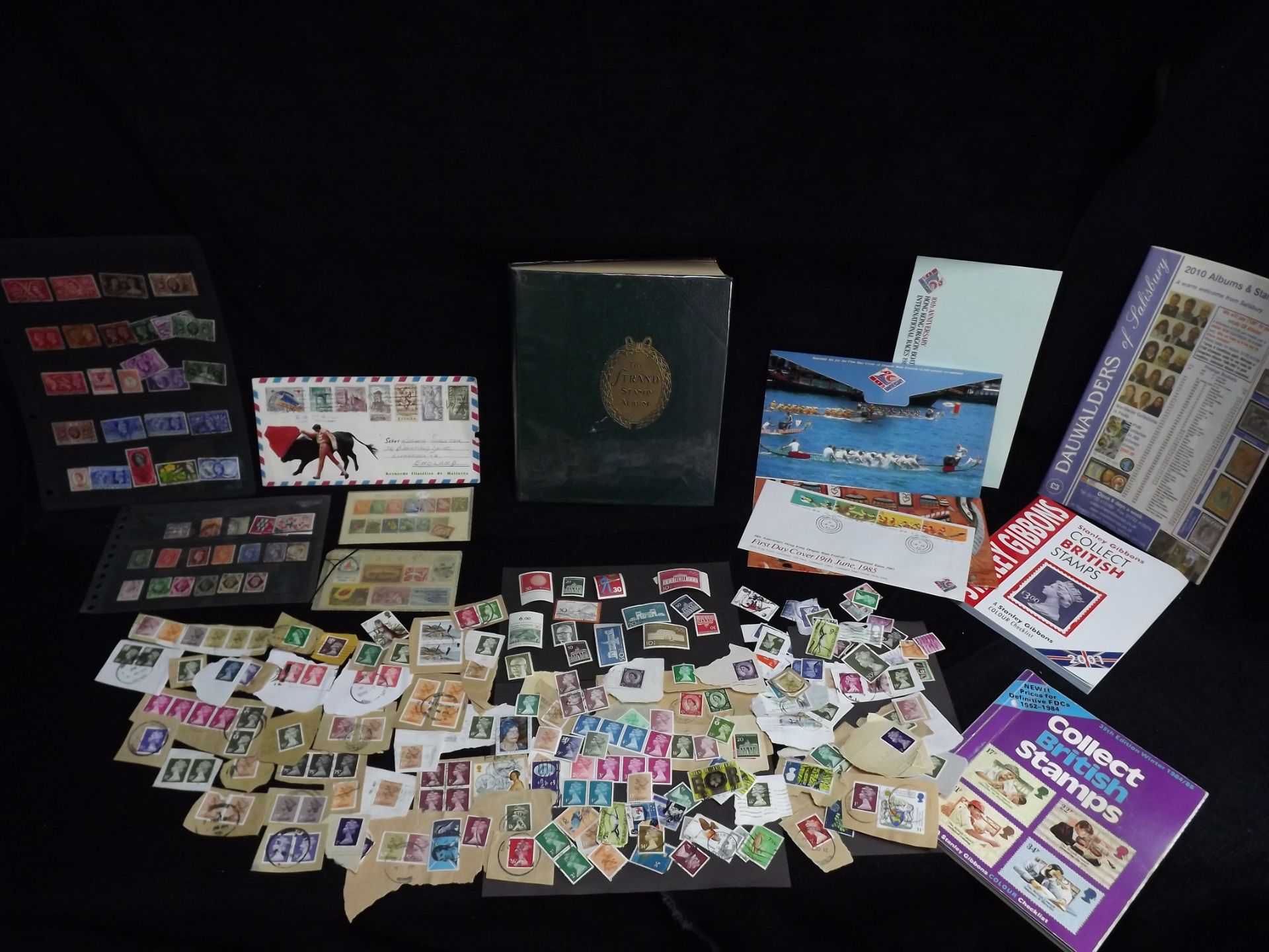 GB & Worldwide Mint & Used Stamp collection with Price Guide and Collector Books. 19th and 20th