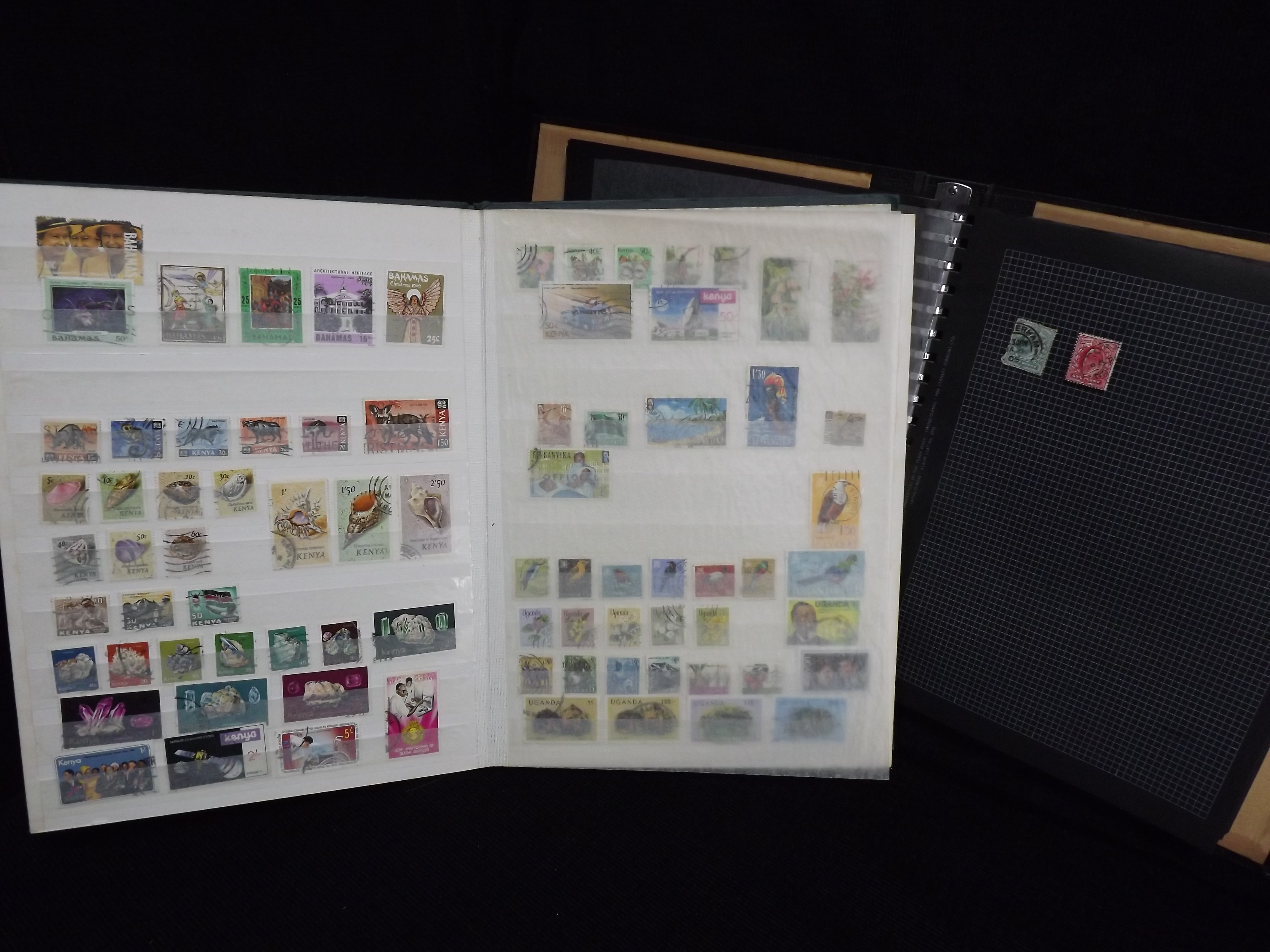 Large Quantity of British, Commonwealth, Canada, Hong Kong and Worldwide Postage Stamps. 19th and - Image 12 of 33
