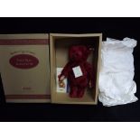 Germany Margarete Steiff Giengen/Brenz - '40 Burgandy Teddybear' 1998 U.K. Exclusive. Knopf im Ohr