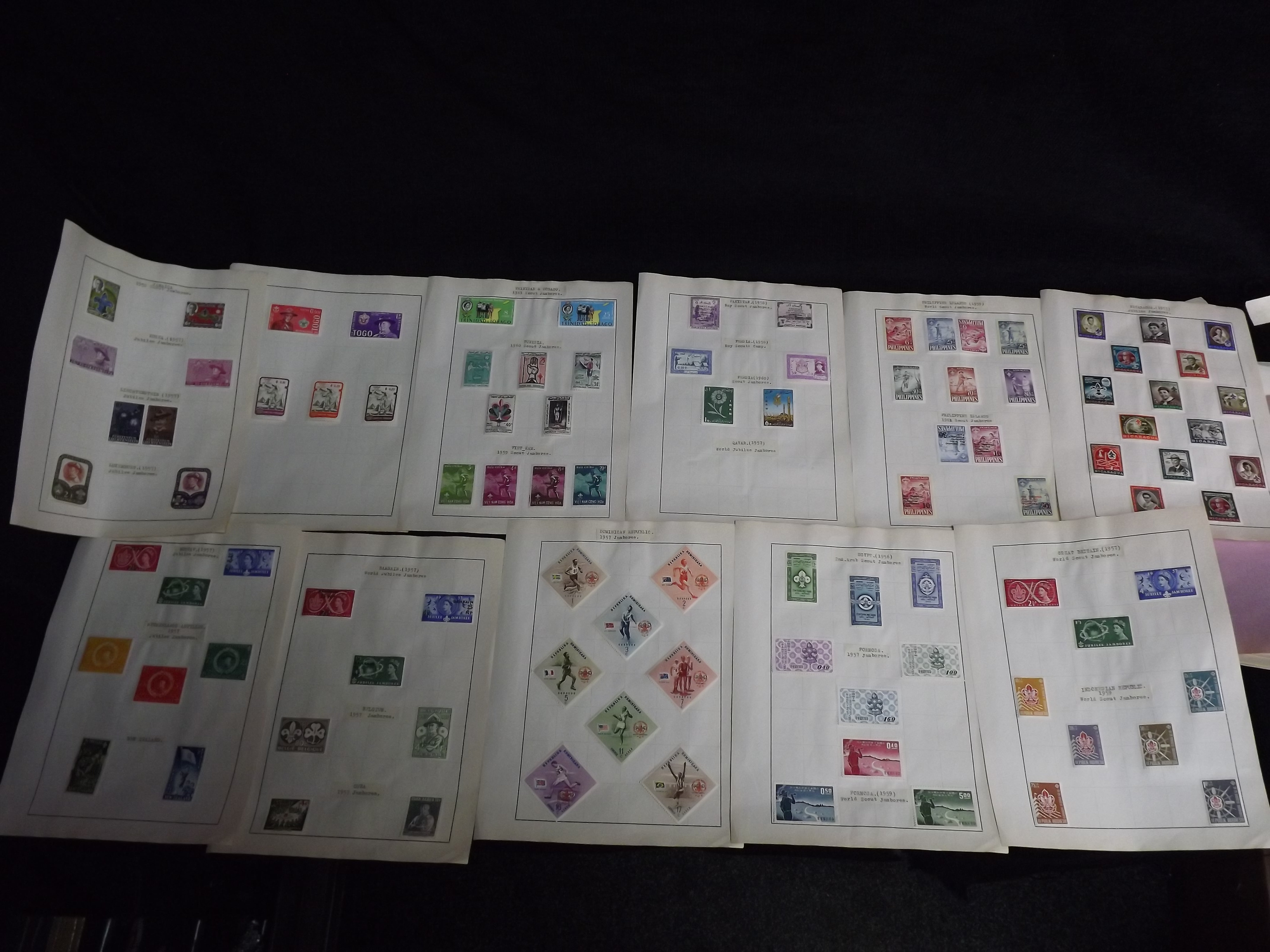 Large Quantity of British, Commonwealth, Canada, Hong Kong and Worldwide Postage Stamps. 19th and - Image 23 of 33