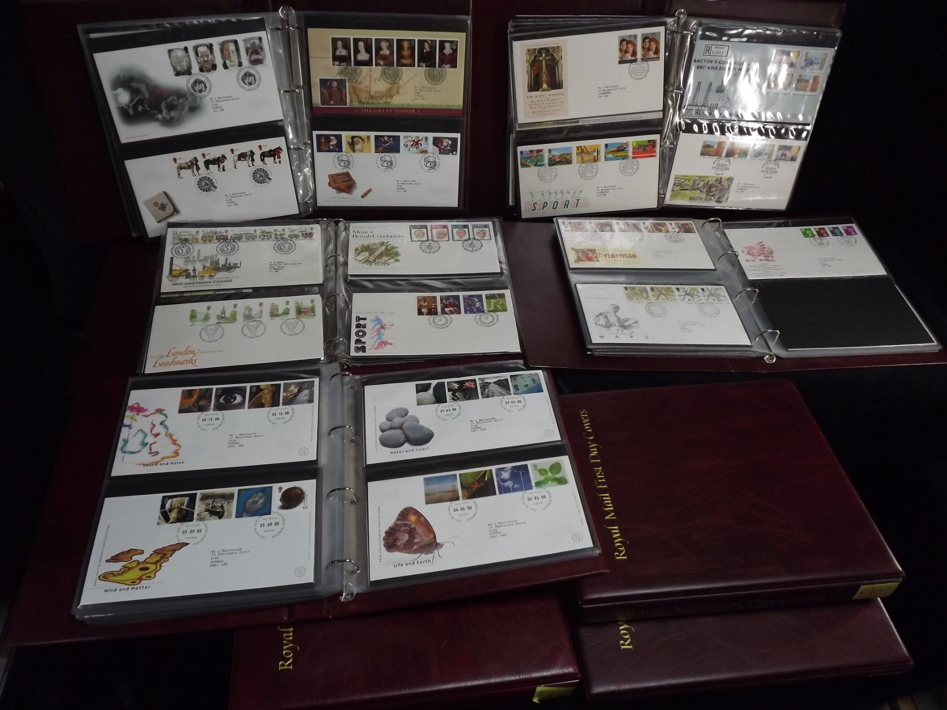 Large Quantity of Great British First Day Covers, Postcards and a few Mint Stamps. 20th century - Image 18 of 32