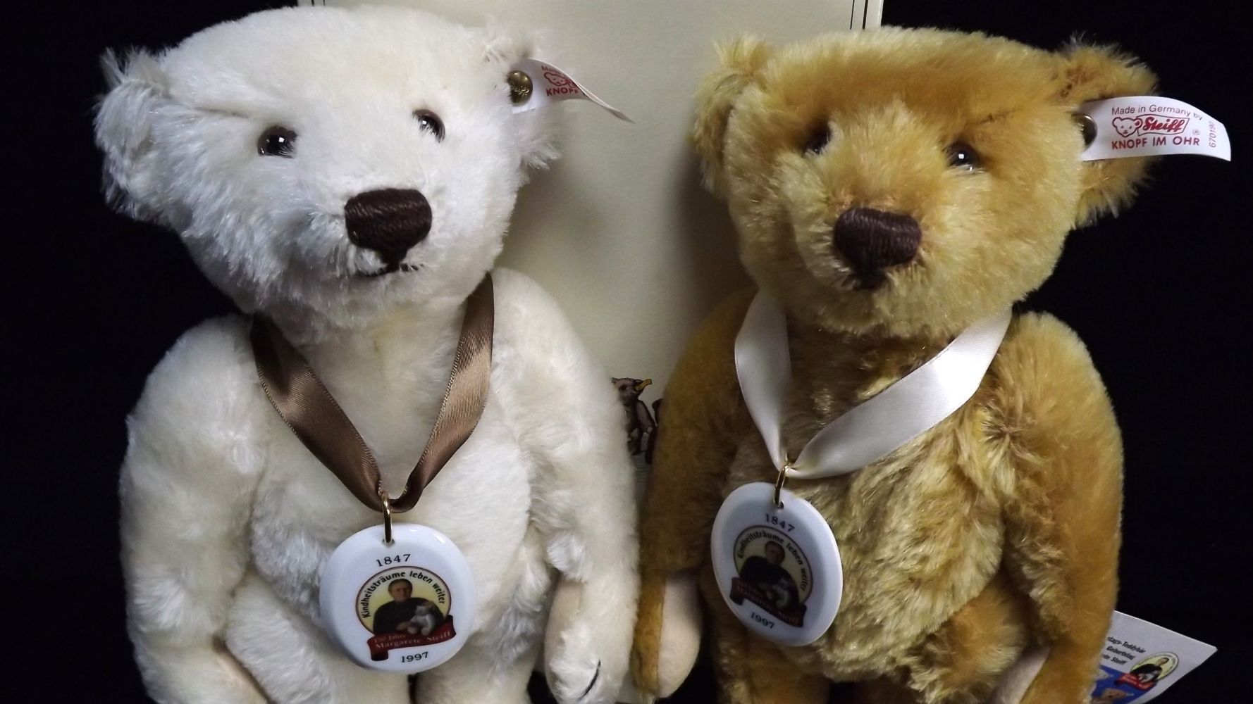 North American Hunting Decoys & Natural History, Steiff Teddy Bears, Stamps and Coins