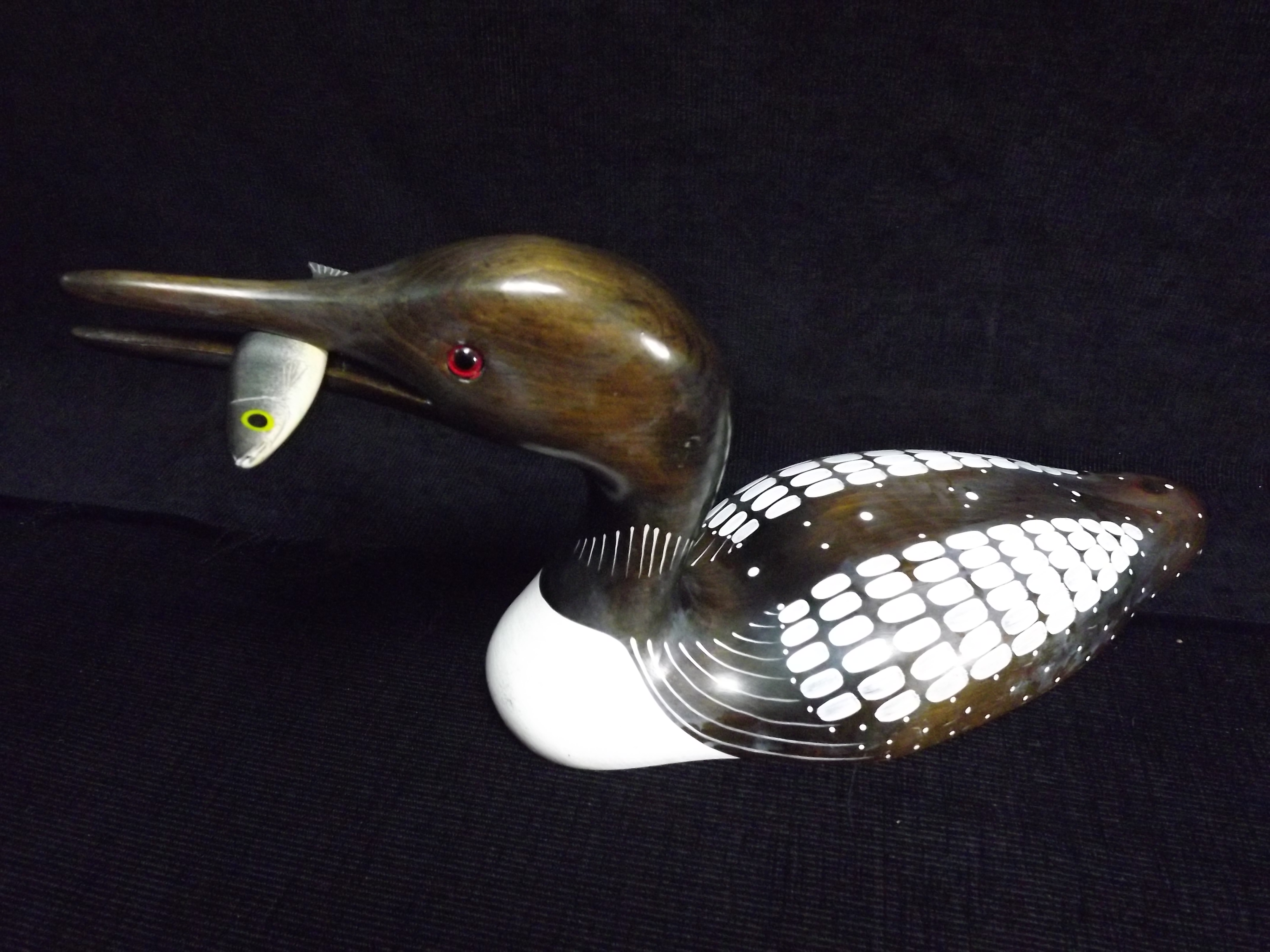 Canada Detlef Freese 'Calling Loon' - Carved Wooden Decoy Diver Bird 1990. Wooden detachable Fish in