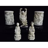 5 x Chinese small carved bone items