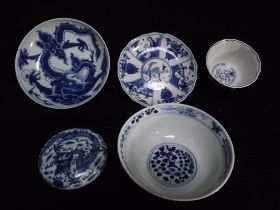 A Small Group of Chinese Blue and White Wares. A Circular Lidded Trinket Dish with lid bearing an