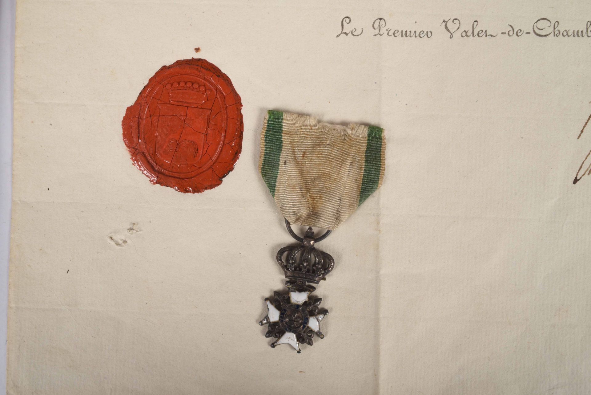 Croix du Lys, en argent minimum 800 millièmes et émail, avec ruban pour le département de Saône-et- - Image 4 of 5