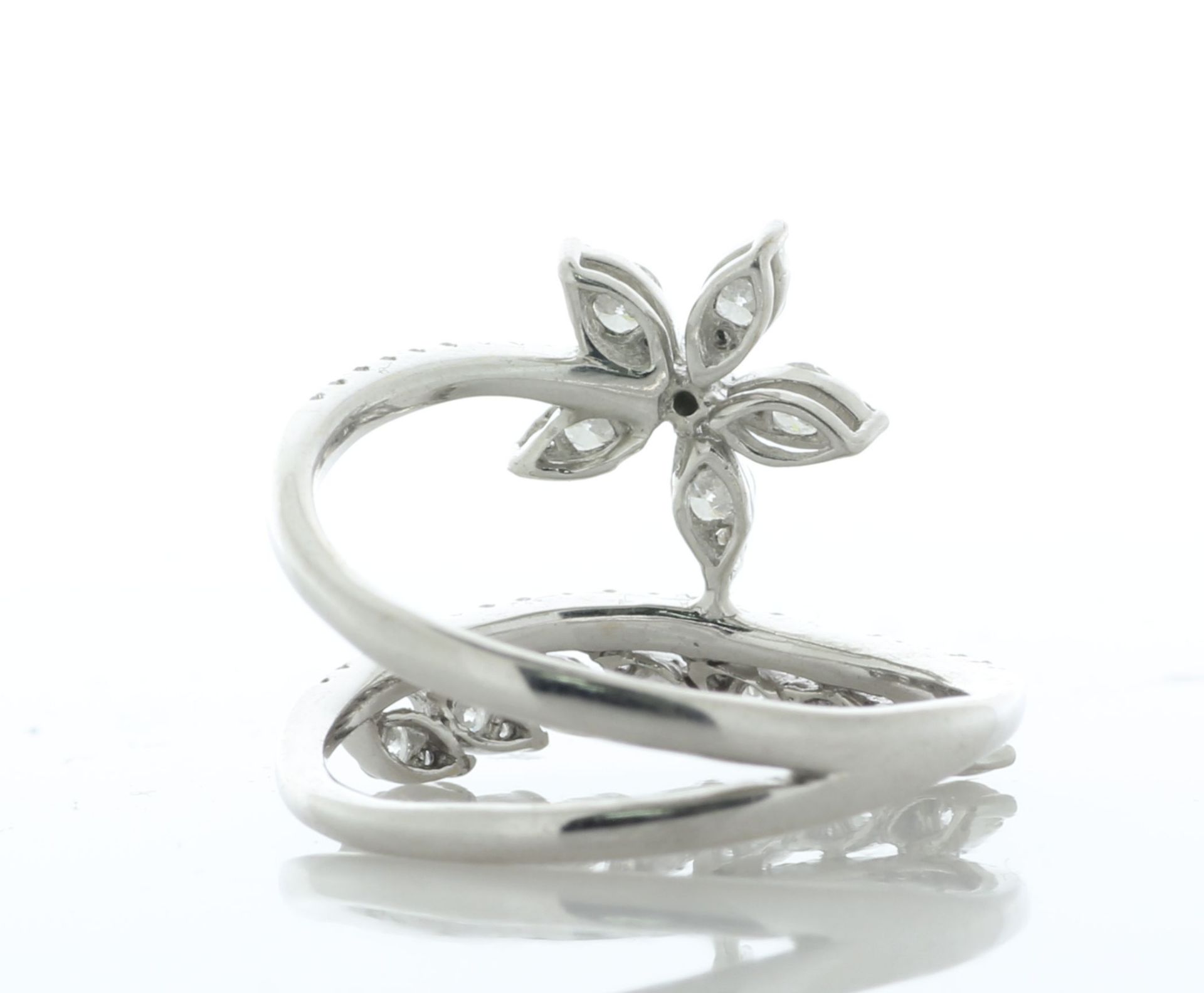 18ct White Gold Flower And Leaves Diamond Ring 1.00 Carats - Valued By AGI £3,680.00 - This gorgeous - Image 4 of 4