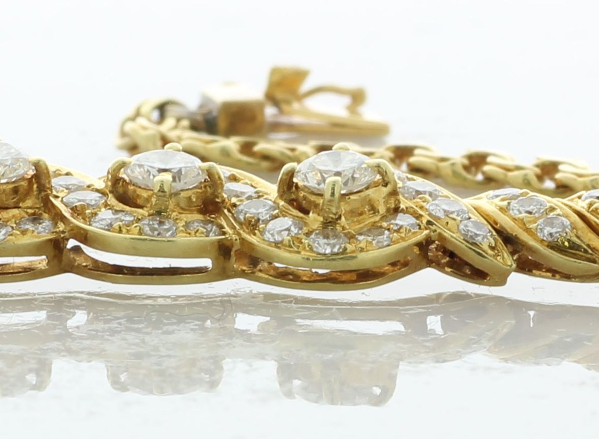 18ct Yellow Gold Ladies Dress Diamond Bracelet 6 Inch 2.50 Carats - Valued By AGI £7,250.00 - This - Image 2 of 5