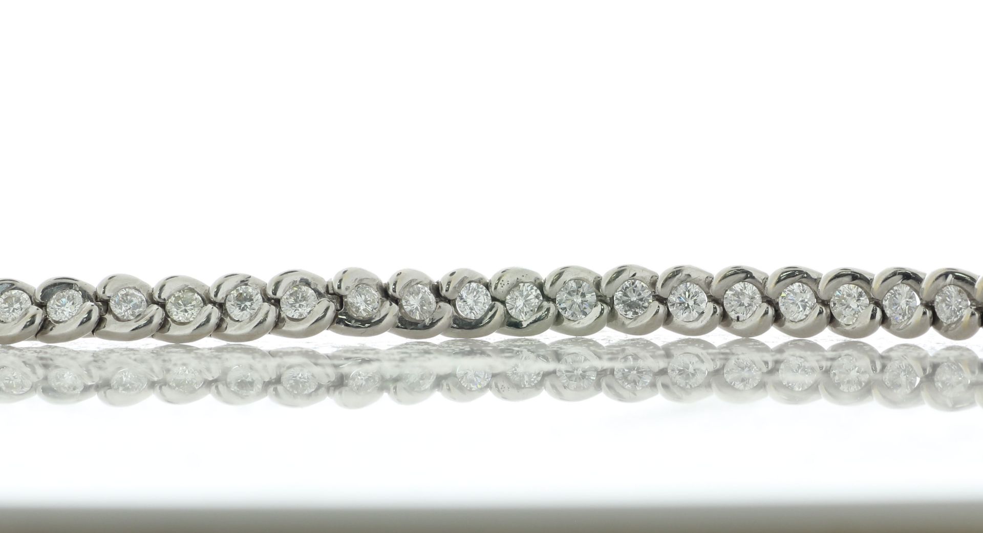 18ct White Gold Ladies Dress Diamond Bracelet 7 Inch 5.00 Carats - Valued By AGI £18,520.00 - - Image 3 of 4