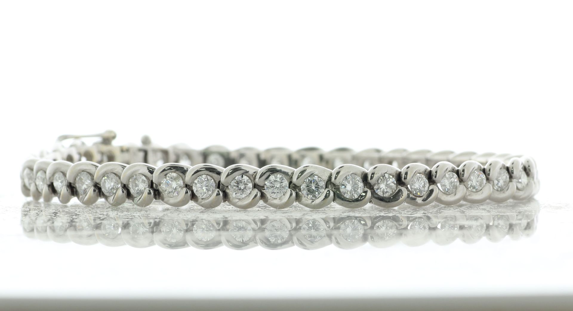 18ct White Gold Ladies Dress Diamond Bracelet 7 Inch 5.00 Carats - Valued By AGI £18,520.00 -