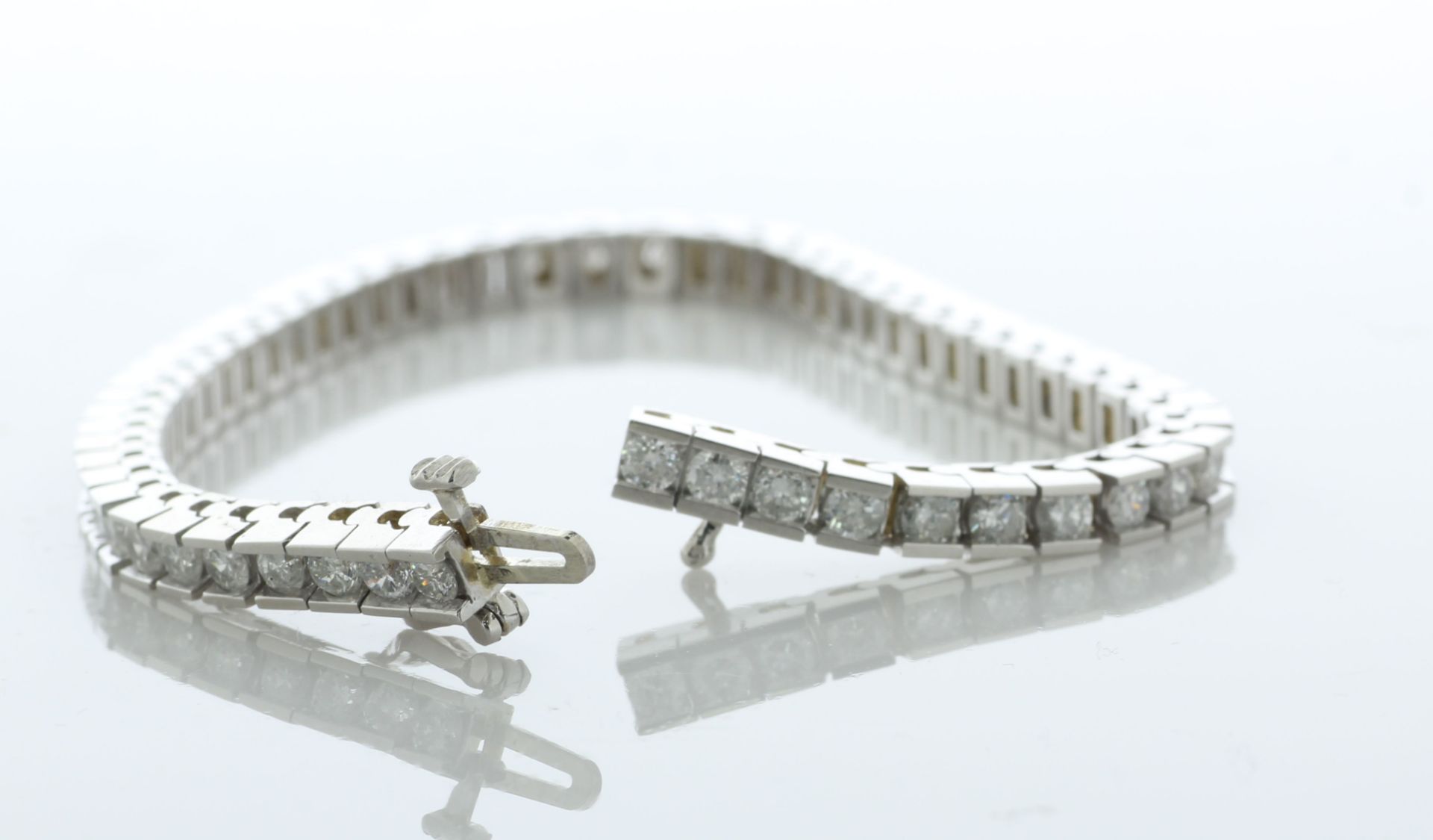 14ct White Gold Diamond Tennis Bracelet 5.00 Carats - Valued By AGI £12,995.00 - Fifty six round - Image 4 of 6