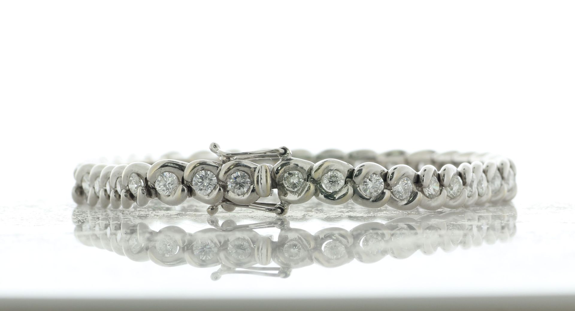 18ct White Gold Ladies Dress Diamond Bracelet 7 Inch 5.00 Carats - Valued By AGI £18,520.00 - - Image 2 of 4