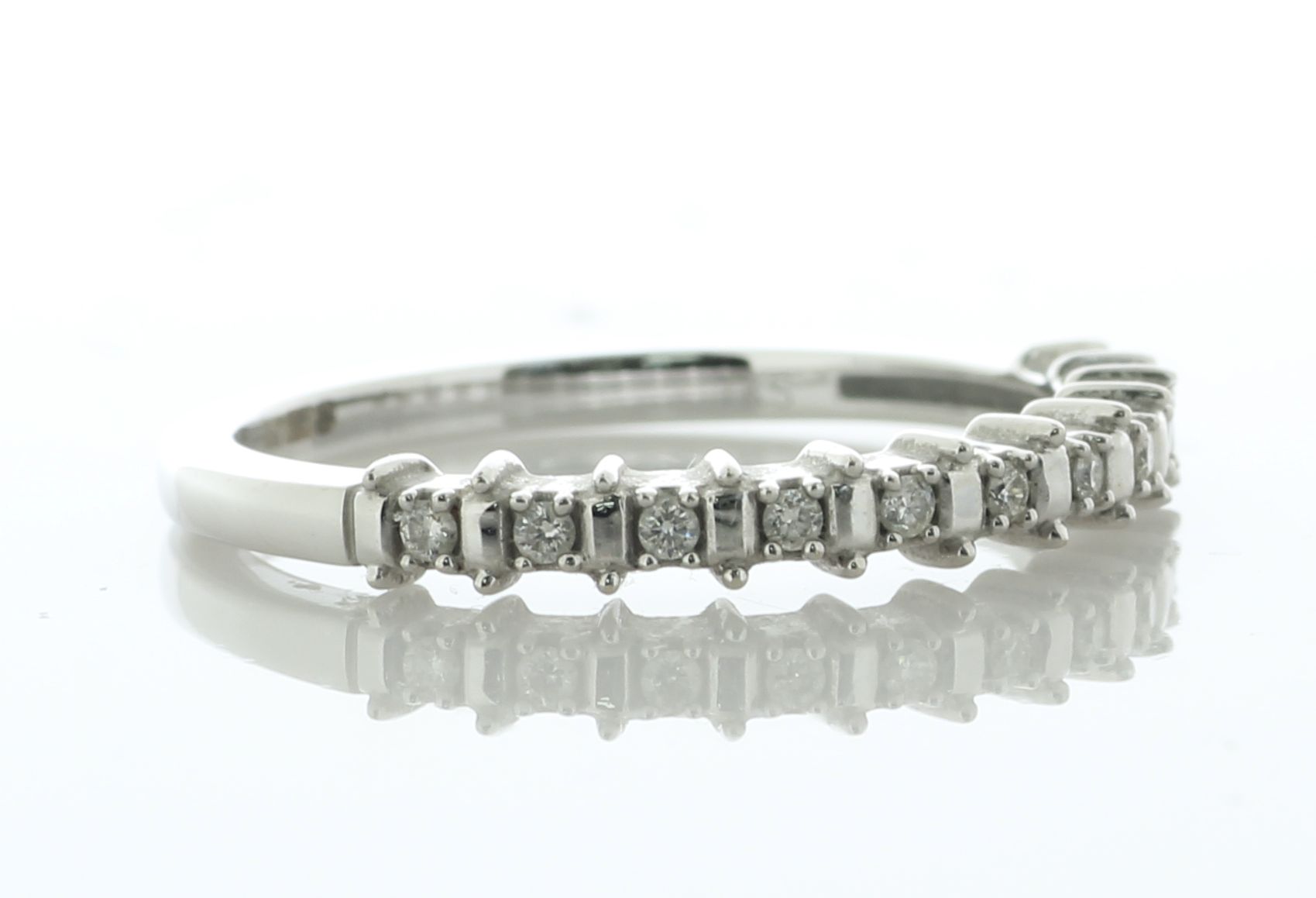 14ct White Gold Bar Set Semi Eternity Diamond Ring 0.10 Carats - Valued By IDI £1,620.00 - A twist - Image 2 of 5