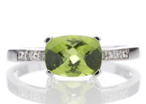 9ct White Gold Peridot Diamond Ring - Valued By AGI £495.00 - This stunning ring with a gorgeous