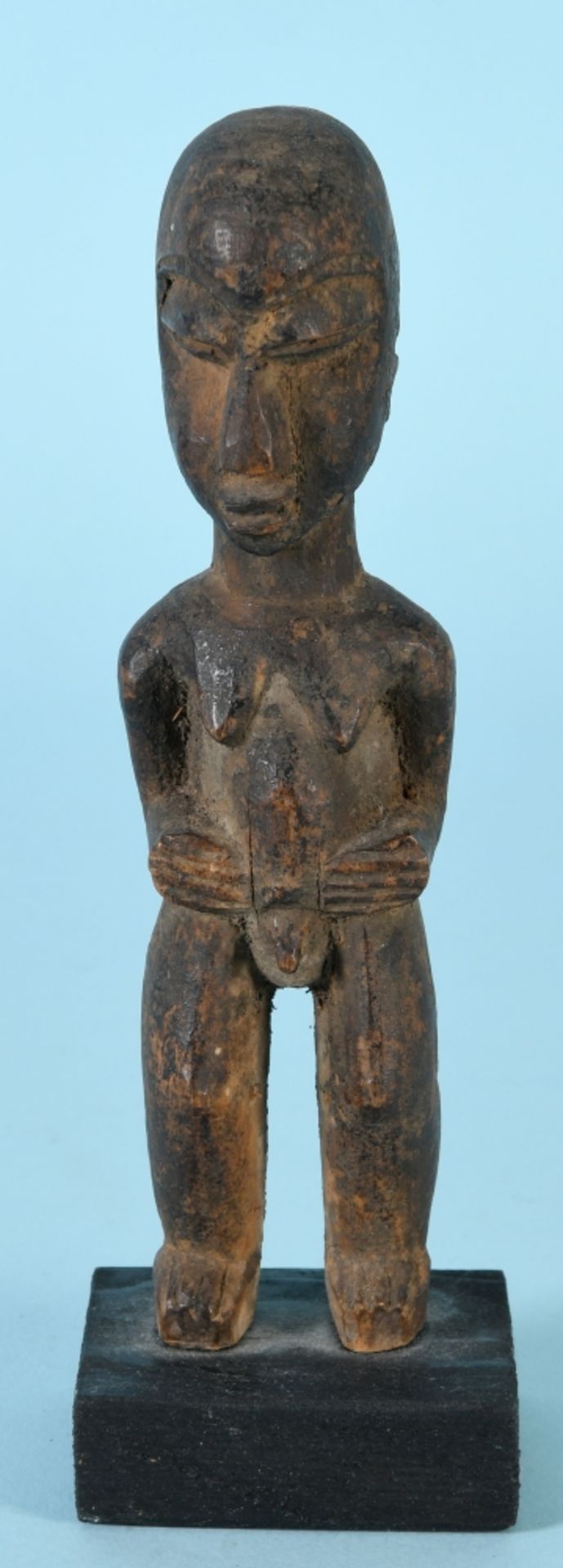 Afrikanische Kultfigur - Stehende, männliche Figur
