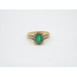 14ct gold vintage emerald & diamond cluster ring (4.1g) size T