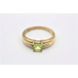 9ct gold diamond & peridot solitaire ring (2.7g) size Q