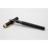 Vintage SHEAFFER Targa Black FOUNTAIN PEN w/ 14ct Gold Nib WRITING