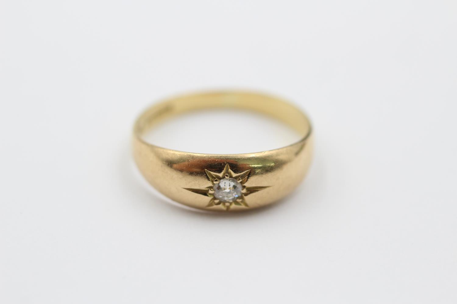 18ct gold vintage old cut diamond solitaire star etched gypsy setting ring (3.4g) size N