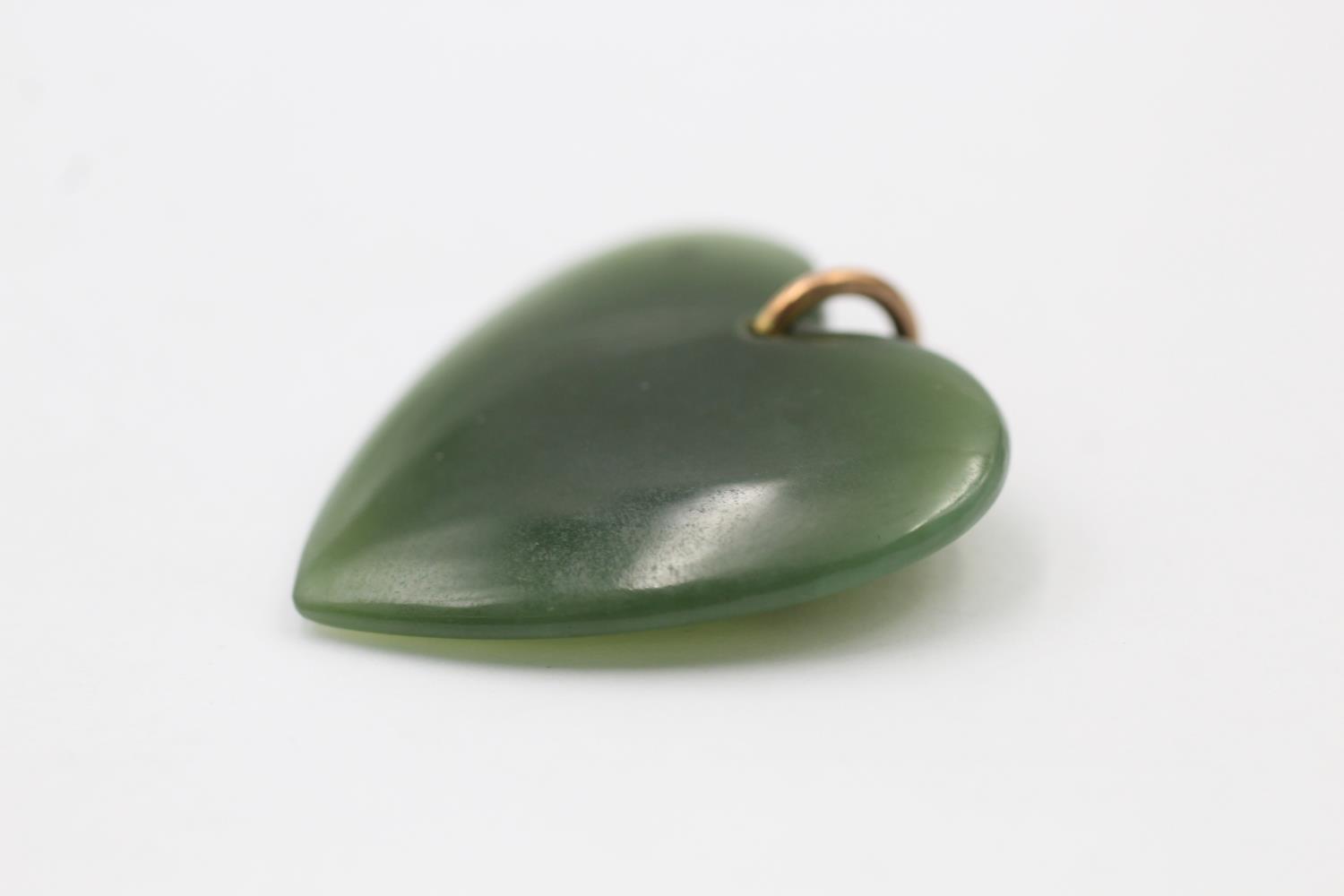 9ct gold antique nephrite heart pendant (4.5g) - Image 4 of 4
