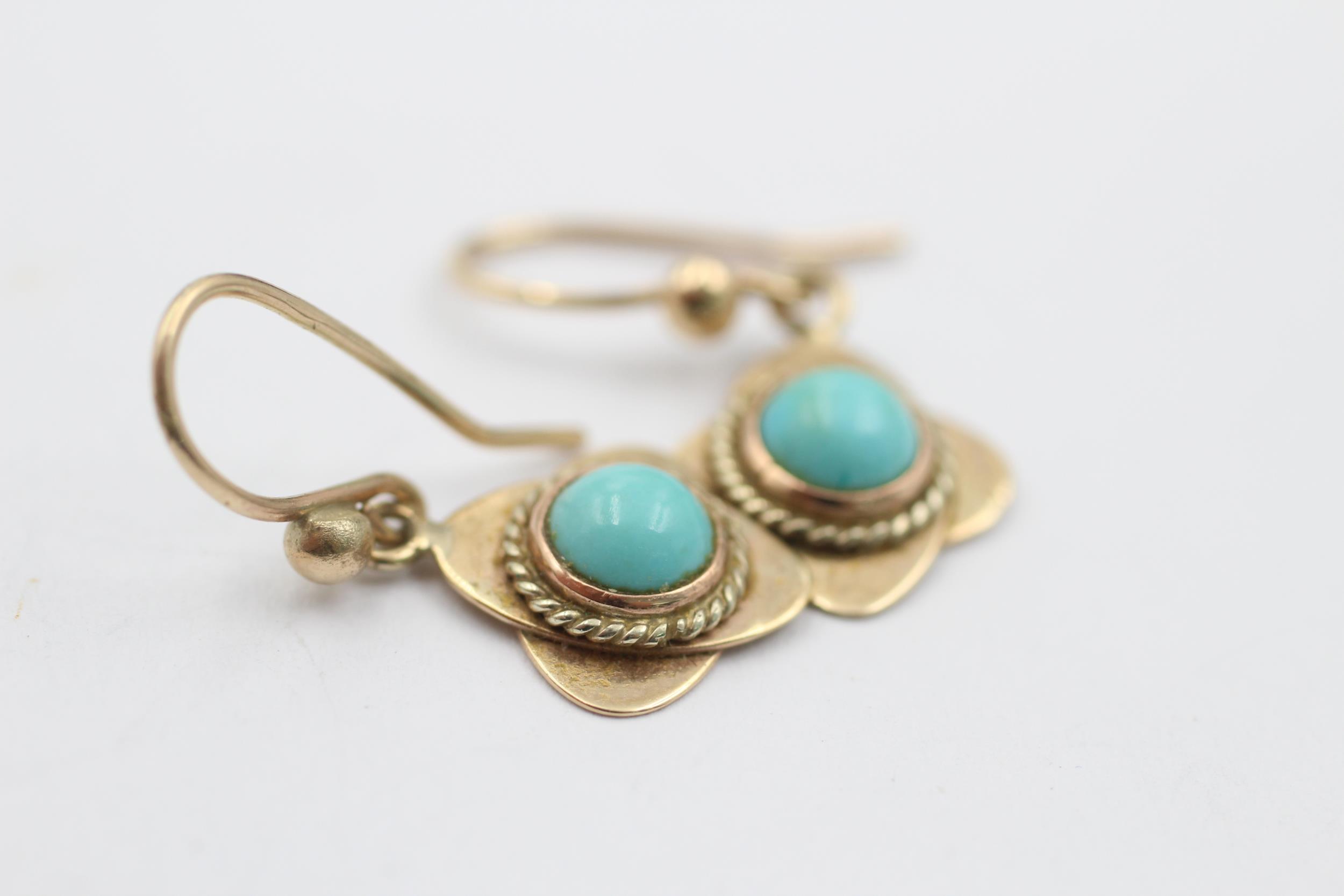 9ct gold turquoise French wire drop earrings (2.6g) Size - Image 4 of 4