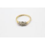 18ct gold antique old cut diamond trilogy ring (2g) Size