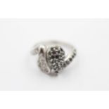 9ct white gold white and black diamond pave twist ring (5.5g) Size N