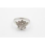 18ct white gold diamond floral cluster ring (3.1g) Size