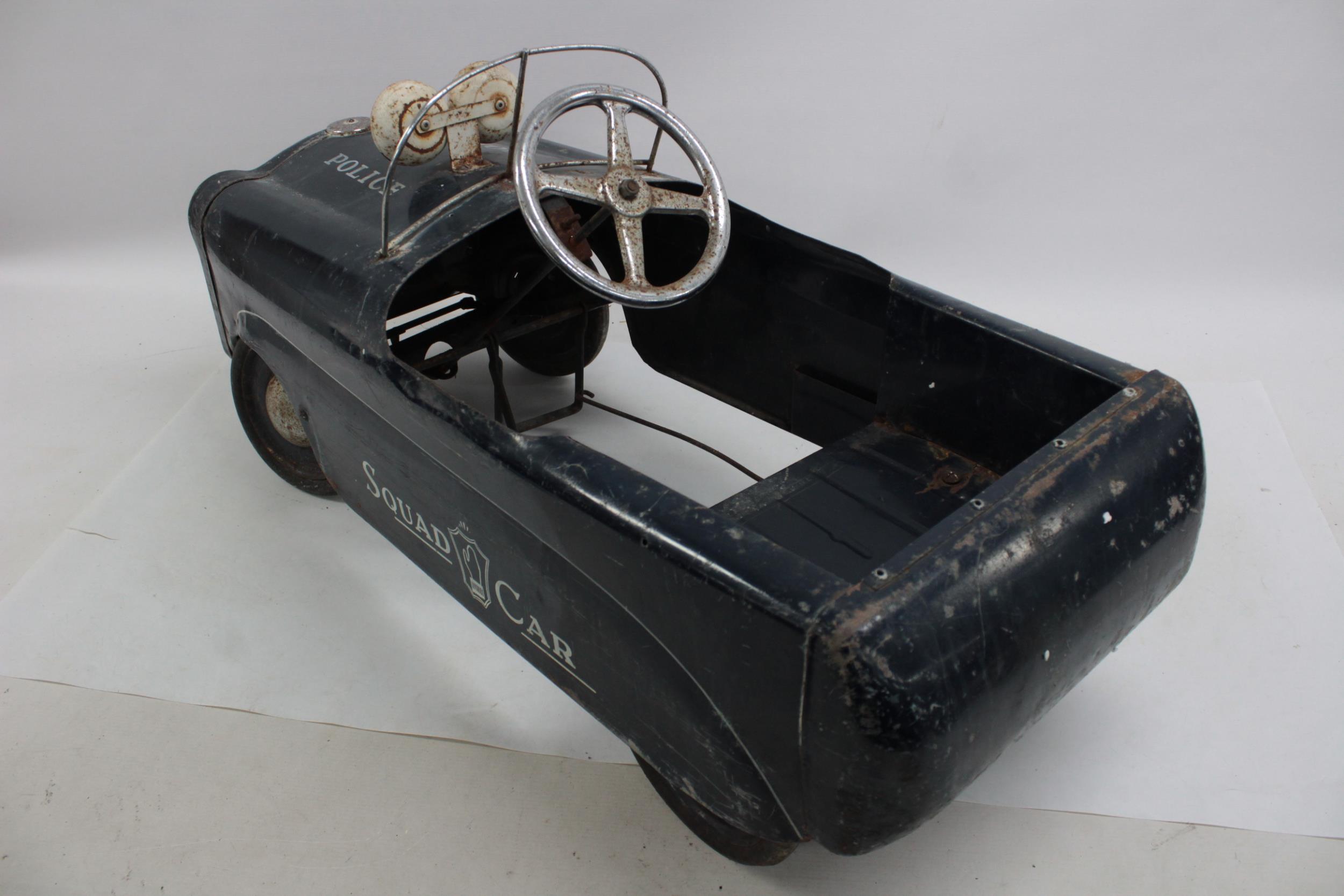 Vintage TRIANG Children's Police Pedal Car In Original Condition - Image 5 of 7
