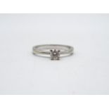 18ct white gold diamond solitaire ring (2.6g) Size K