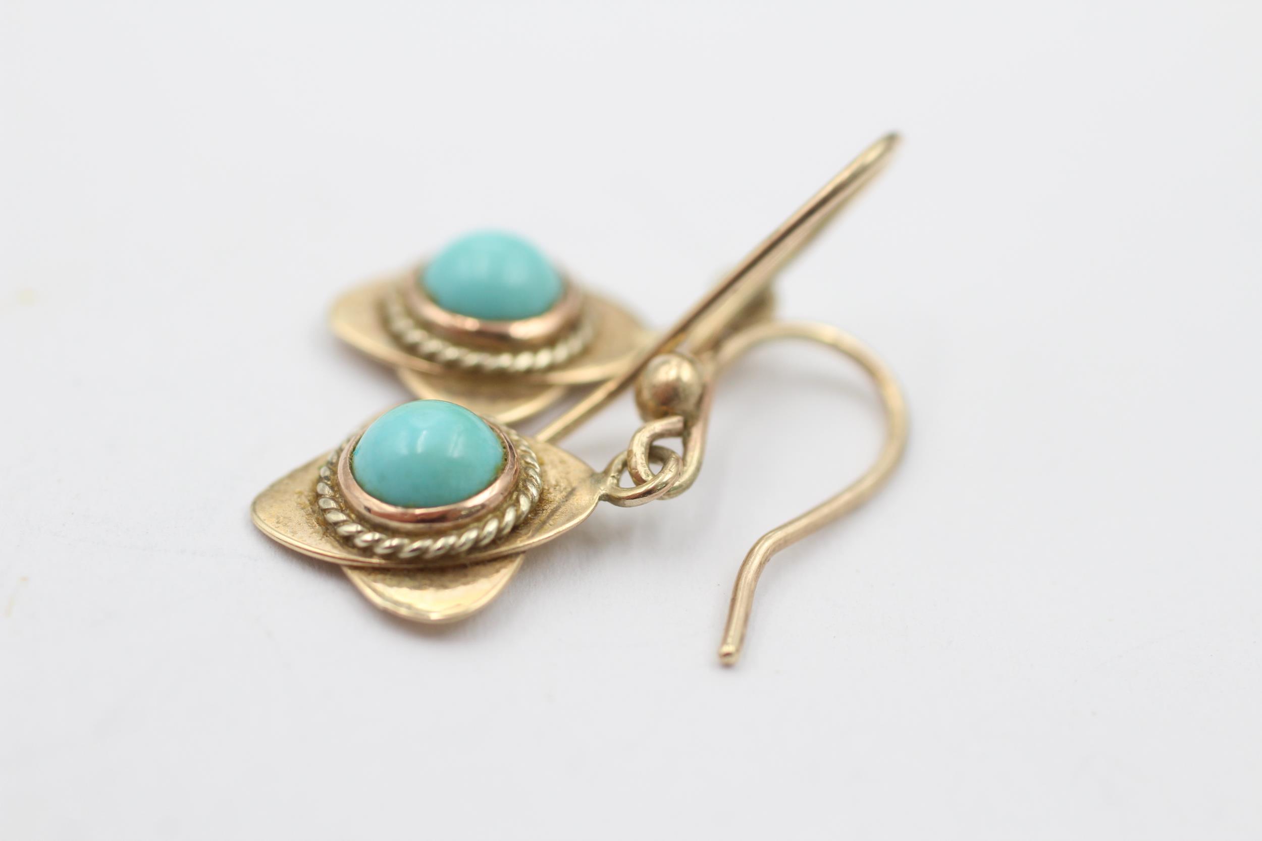 9ct gold turquoise French wire drop earrings (2.6g) Size - Image 2 of 4
