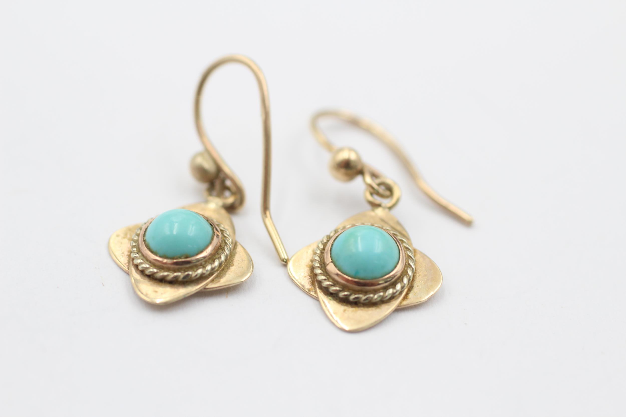 9ct gold turquoise French wire drop earrings (2.6g) Size