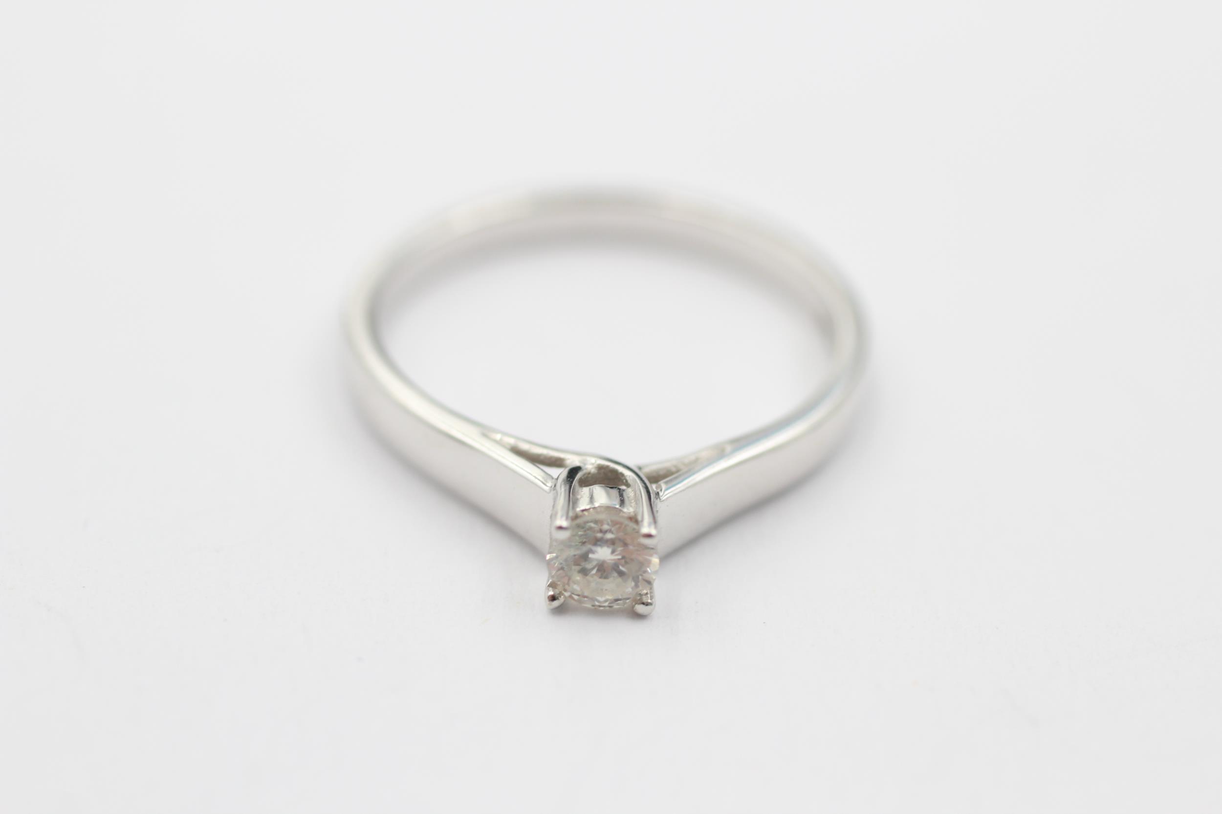 18ct white gold diamond solitaire ring (3.1g) Size O