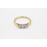 18ct gold vintage diamond trilogy cathedral setting ring (2.1g) Size L